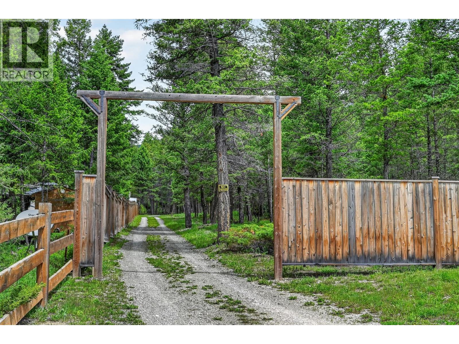 8566 Eacrett Road, Dry Gulch, British Columbia  V0A 1K2 - Photo 95 - 10391305