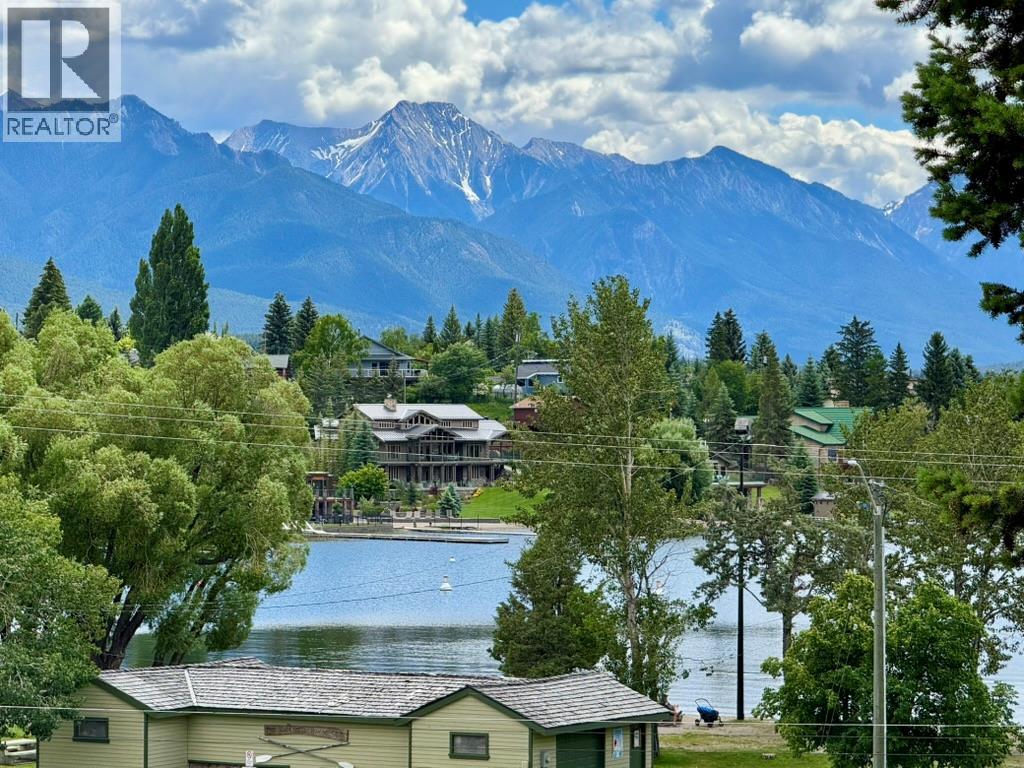 1725 6th Ave Avenue, Invermere, British Columbia  V0A 1K0 - Photo 2 - 10392123