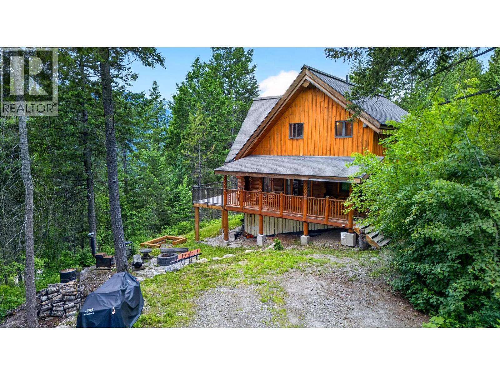 1419 Black Bear Drive, Golden, British Columbia  V0A 1H7 - Photo 3 - 10392508