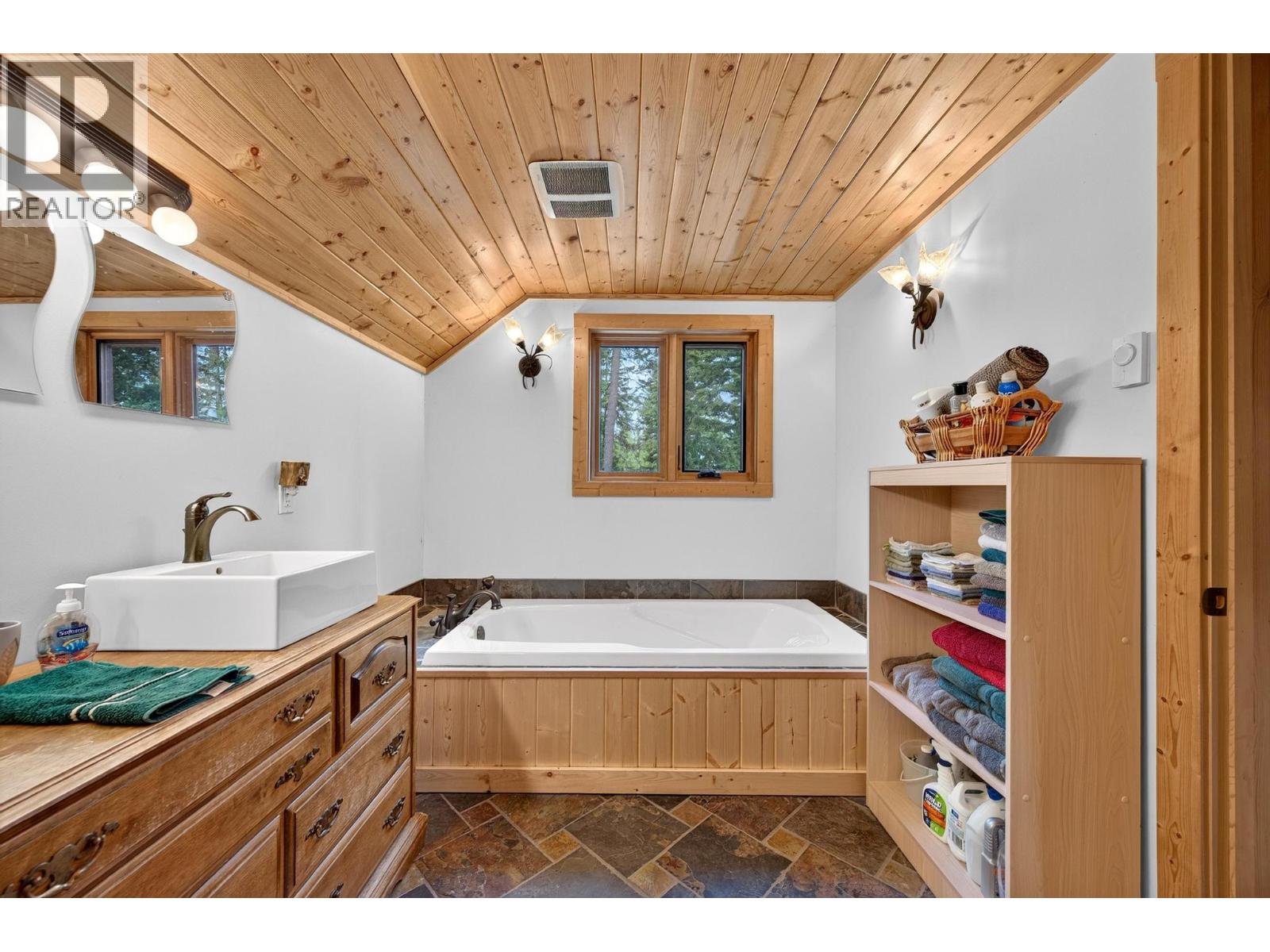 1419 Black Bear Drive, Golden, British Columbia  V0A 1H7 - Photo 42 - 10392508