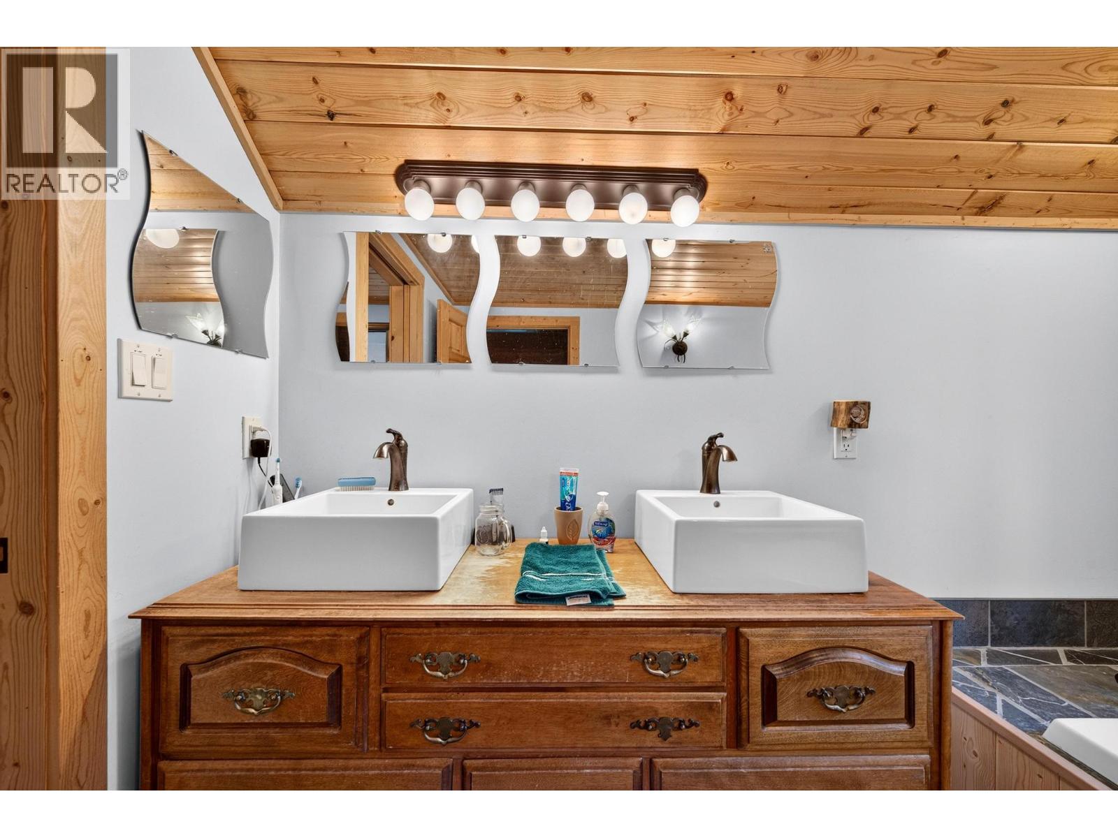 1419 Black Bear Drive, Golden, British Columbia  V0A 1H7 - Photo 43 - 10392508