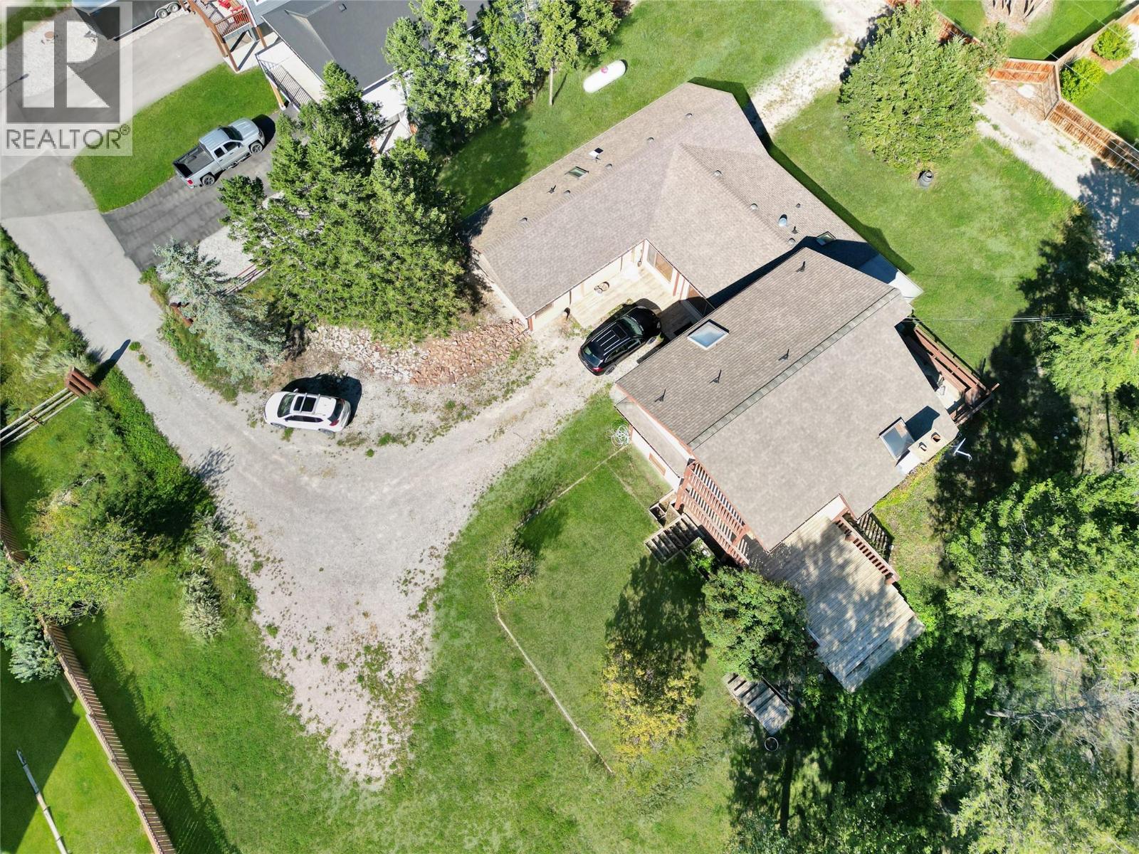 7560 Jackson Avenue, Radium Hot Springs, British Columbia  V0A 1M0 - Photo 3 - 10392319