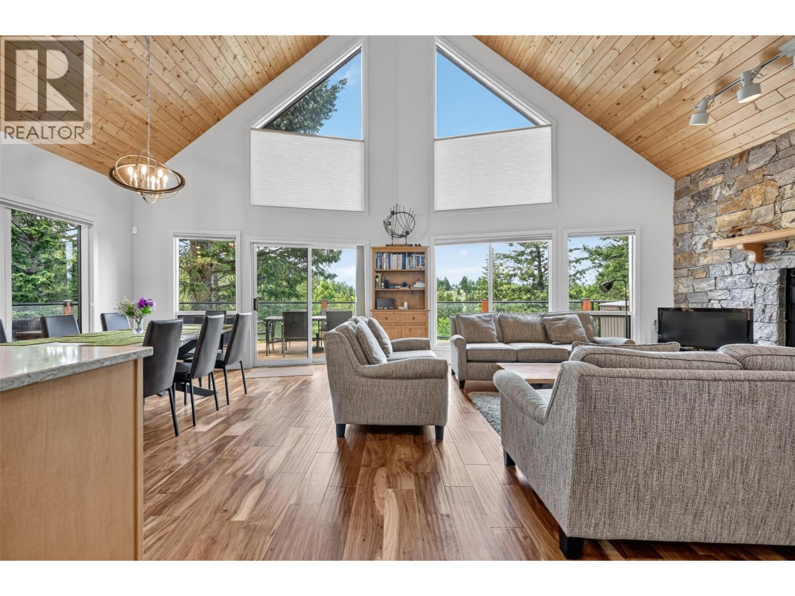 4933 Merlo Road, Windermere, British Columbia  V0A 1K3 - Photo 3 - 10392306