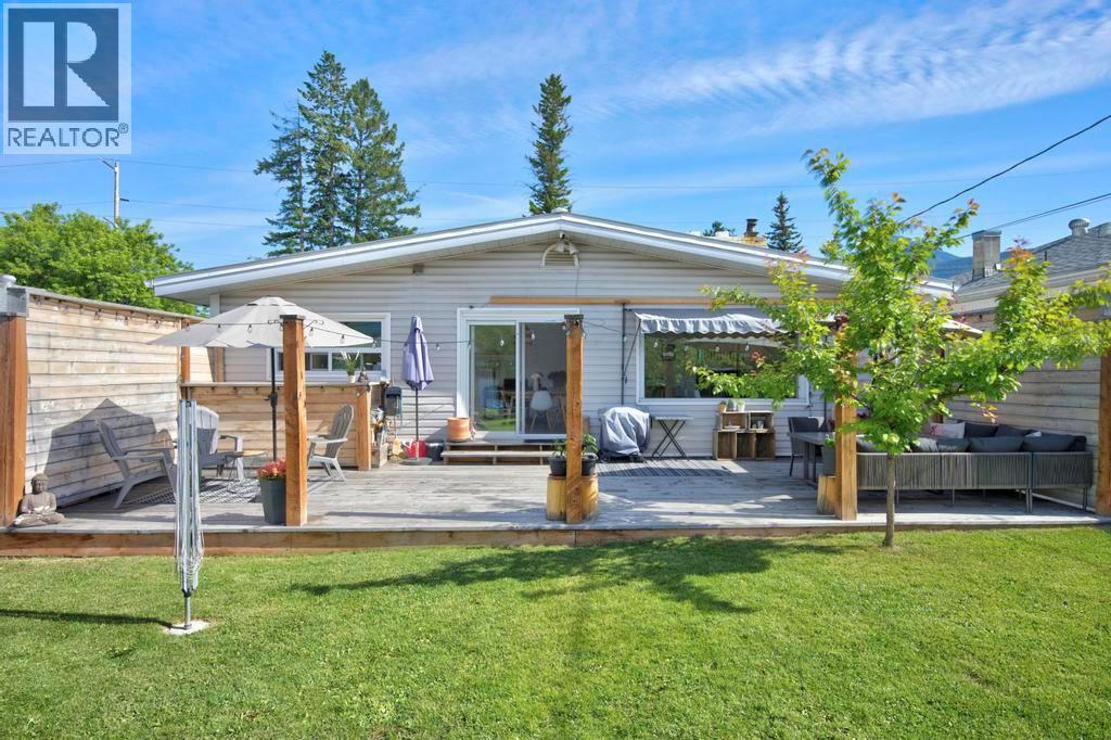 1206 12th  S Street, Golden, British Columbia  V0A 1H0 - Photo 2 - 10392225