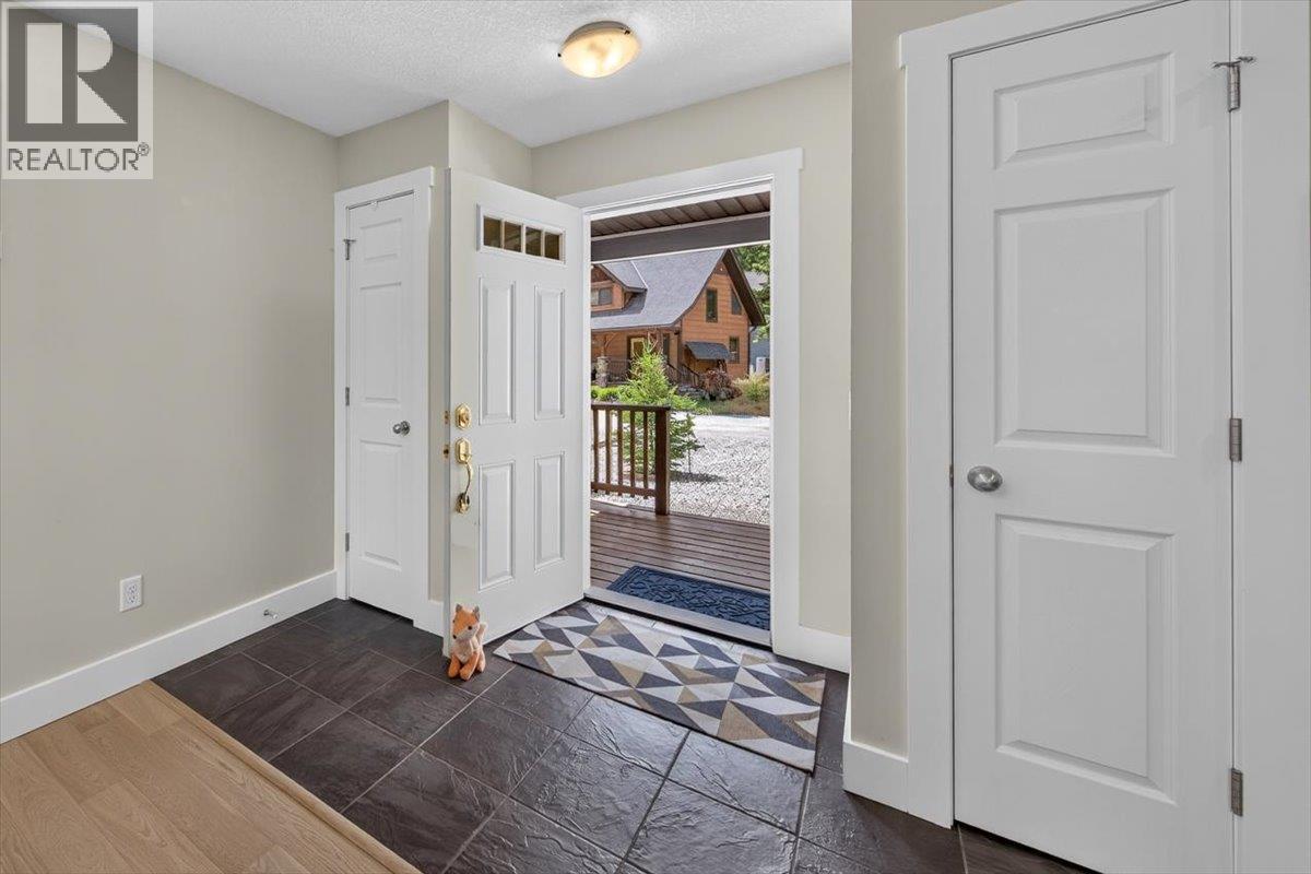 4868 Riverview Drive Unit# 71, Edgewater, British Columbia  V0A 1E0 - Photo 4 - 10391582