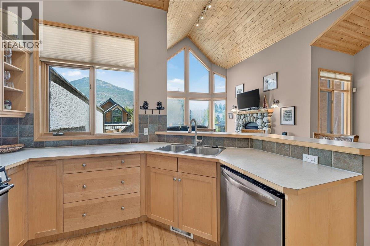 835 Lakeview Drive Unit# 3, Windermere, British Columbia  V0A 1K3 - Photo 21 - 10392772