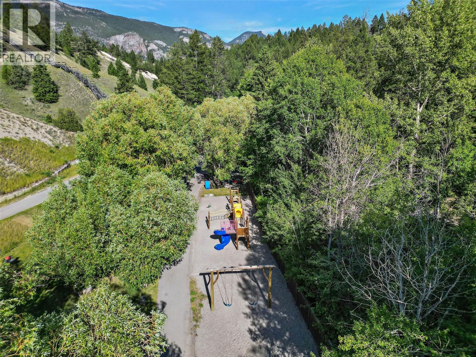 835 Lakeview Drive Unit# 3, Windermere, British Columbia  V0A 1K3 - Photo 68 - 10392772