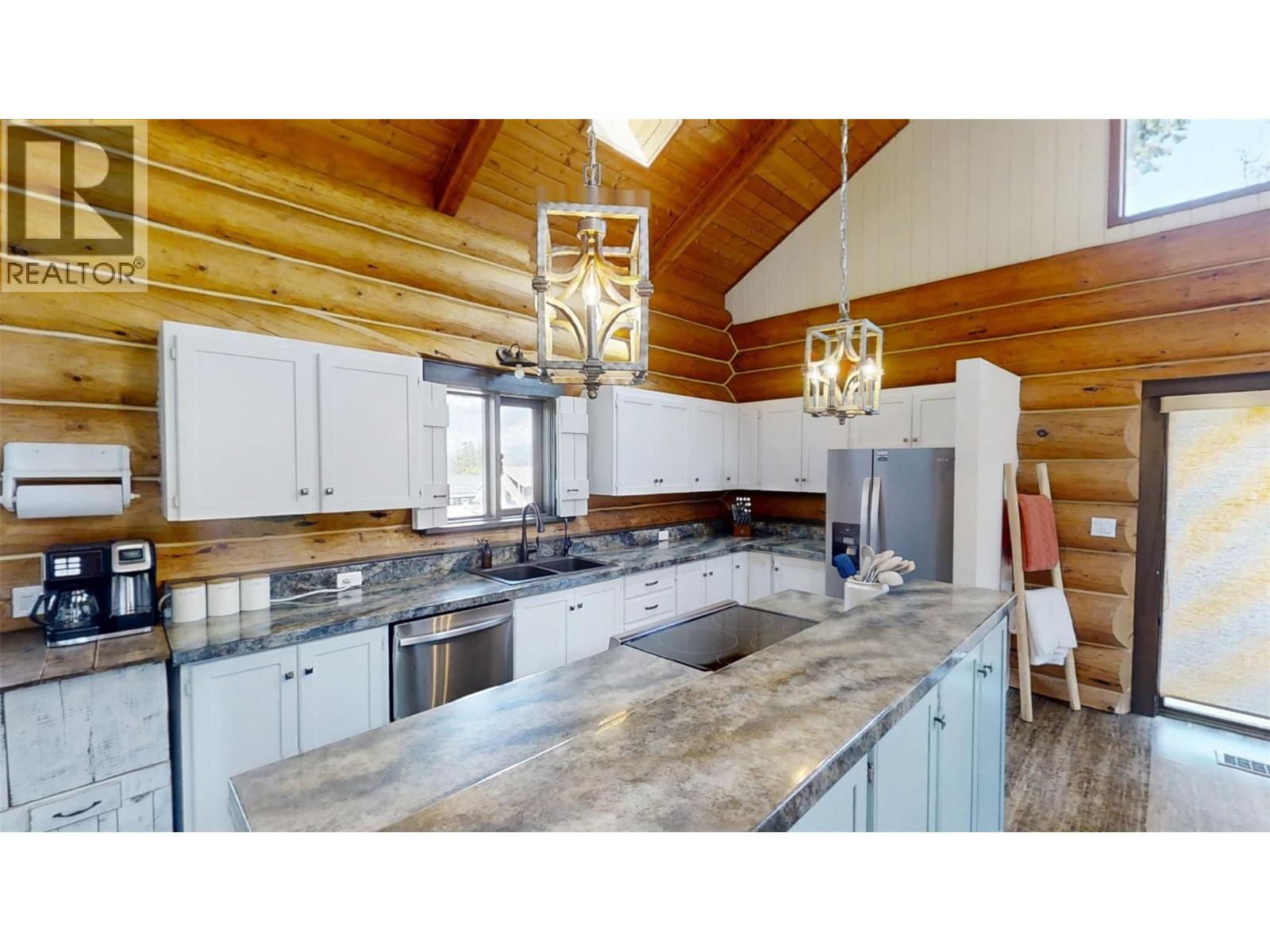1600 14th Street, Invermere, British Columbia  V0A 1K0 - Photo 12 - 10392806