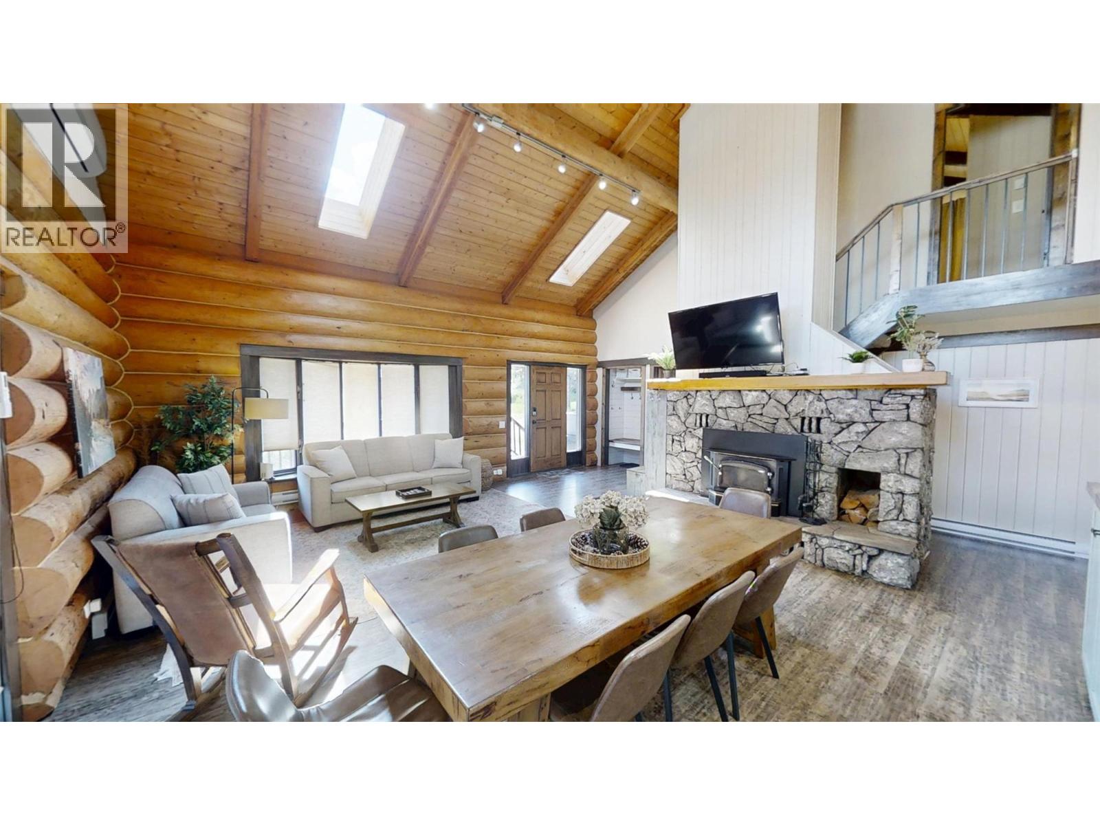 1600 14th Street, Invermere, British Columbia  V0A 1K0 - Photo 2 - 10392806