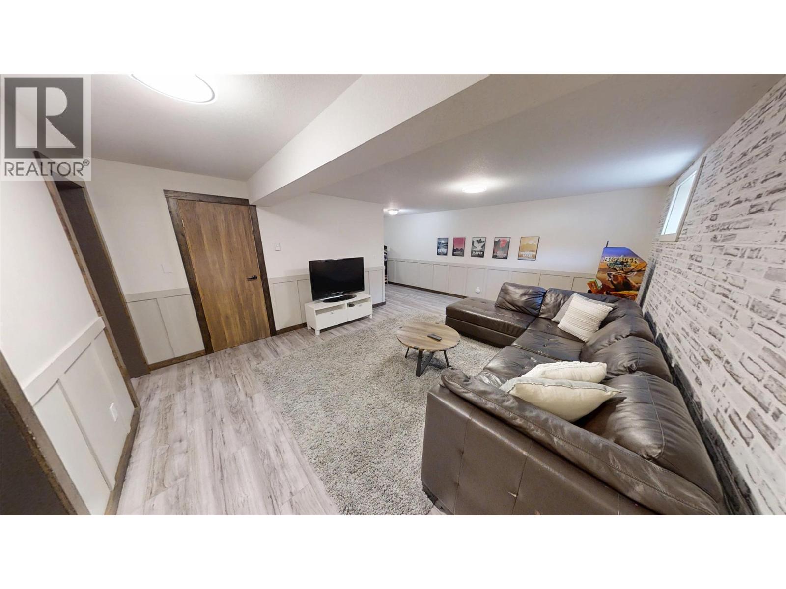 1600 14th Street, Invermere, British Columbia  V0A 1K0 - Photo 24 - 10392806