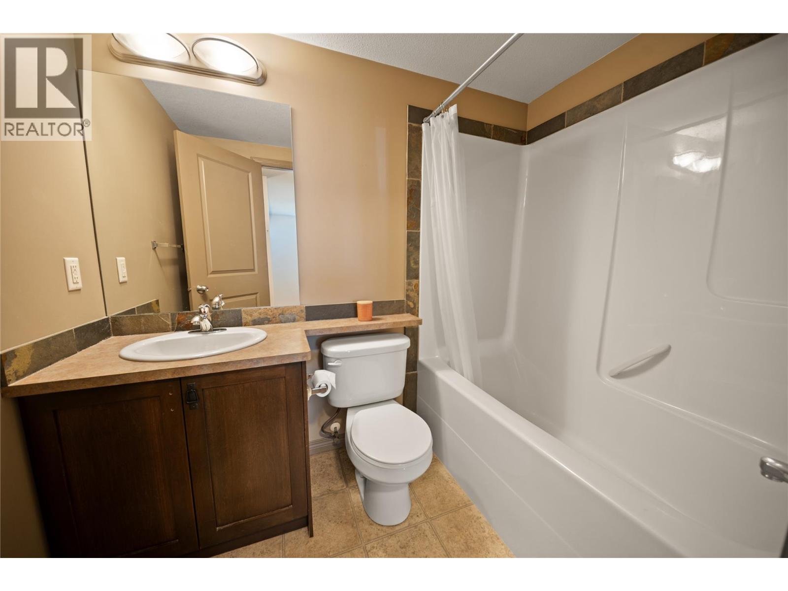 4884 Stanley Street Unit# 1105, Radium Hot Springs, British Columbia  V0A 1M0 - Photo 18 - 10392951