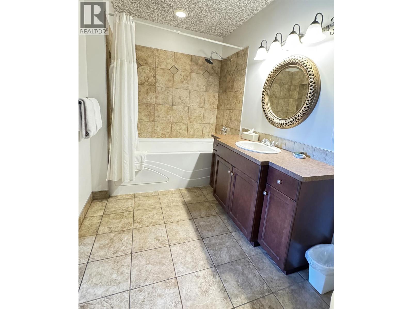 300 Bighorn Boulevard Unit# 322d, Radium Hot Springs, British Columbia  V0A 1M0 - Photo 18 - 10392524