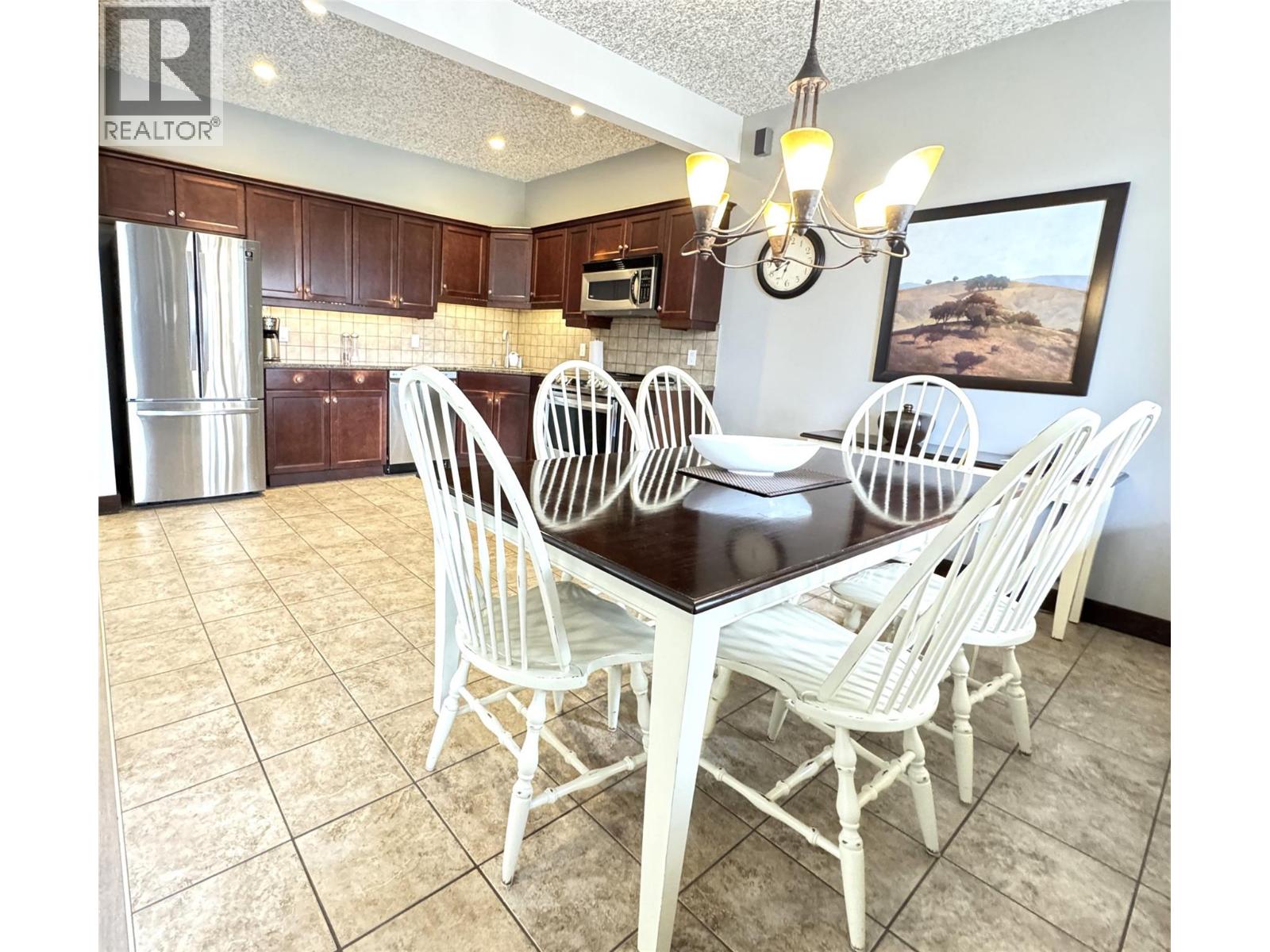 300 Bighorn Boulevard Unit# 322d, Radium Hot Springs, British Columbia  V0A 1M0 - Photo 6 - 10392524