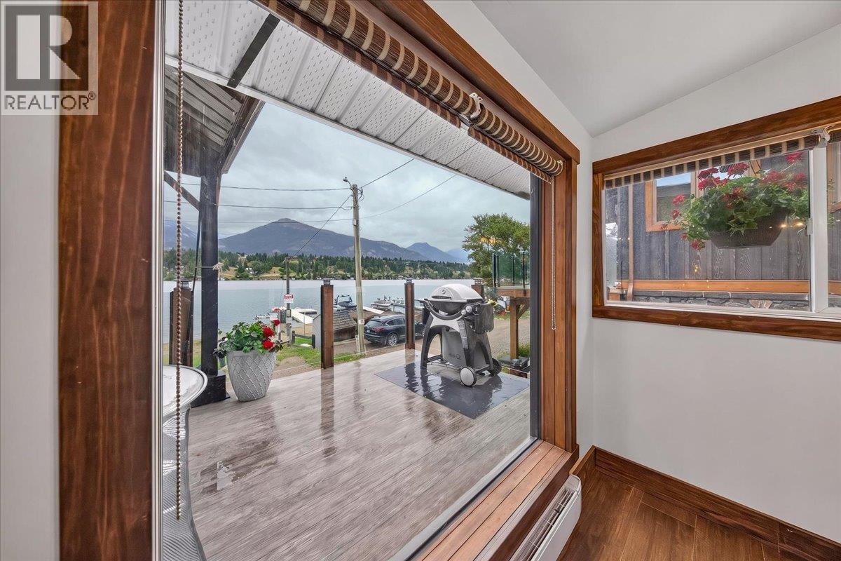 1518 Lower Lakeview Lane, Invermere, British Columbia  V0A 1K0 - Photo 14 - 10393318