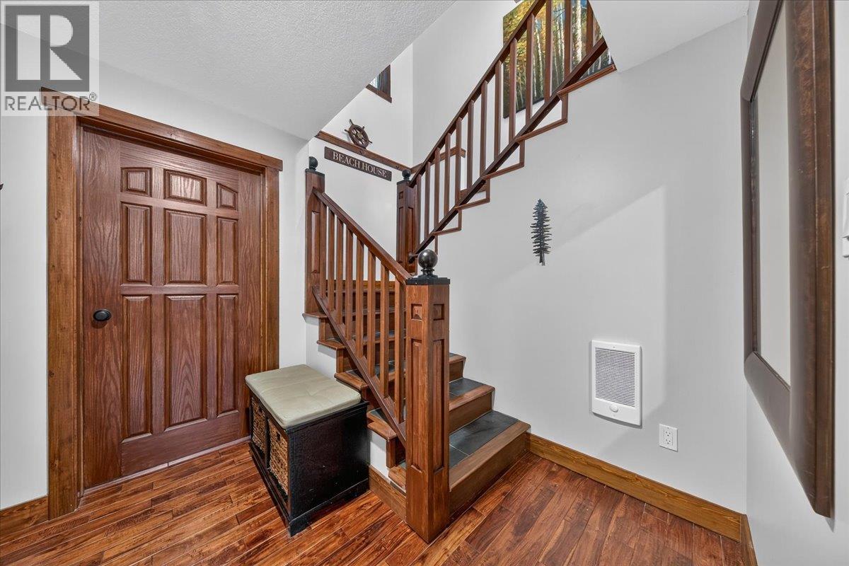 1518 Lower Lakeview Lane, Invermere, British Columbia  V0A 1K0 - Photo 5 - 10393318