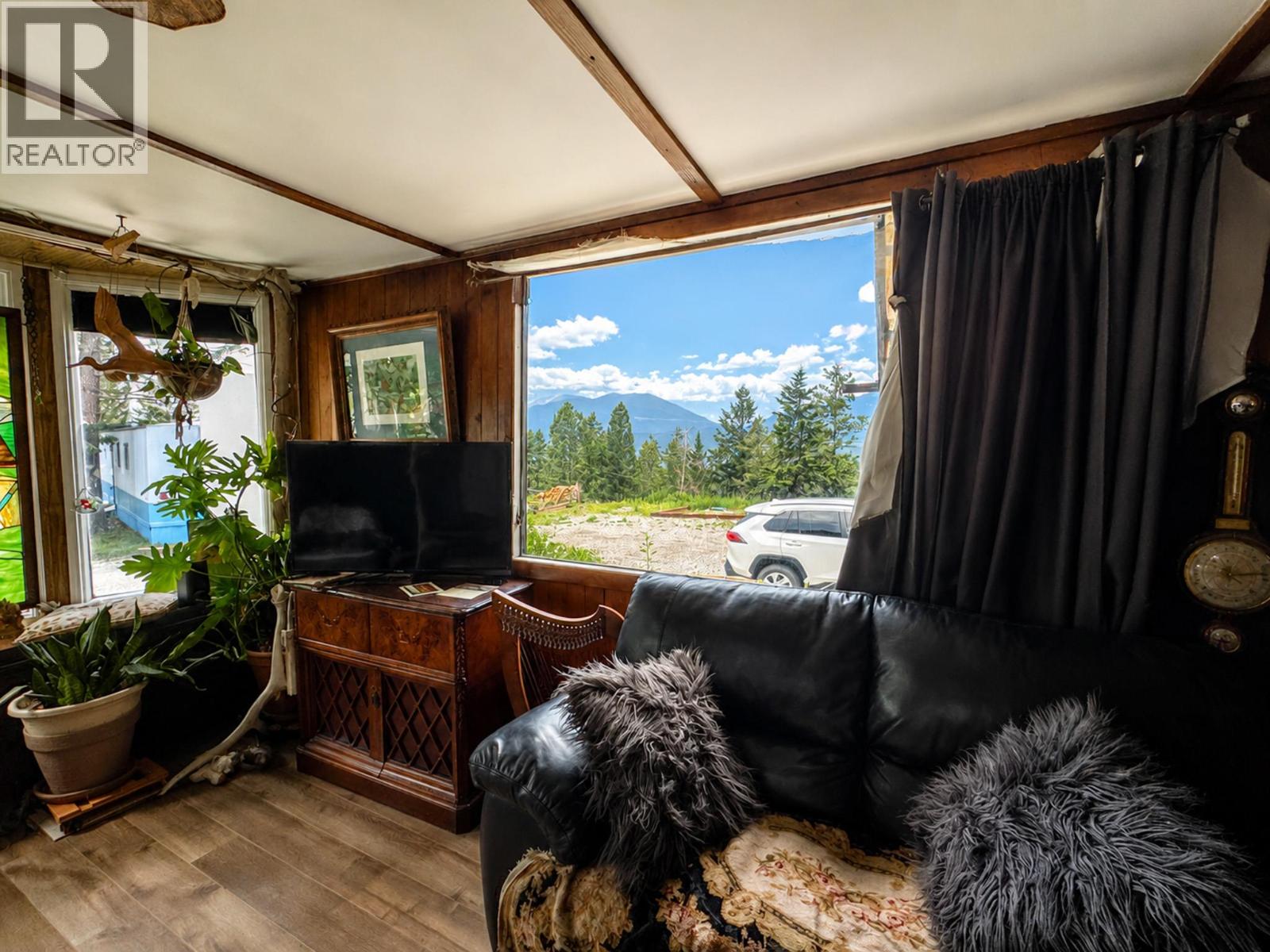8634 93/95 Highway Unit# 28, Radium Hot Springs, British Columbia  V0A 1M0 - Photo 5 - 10393235