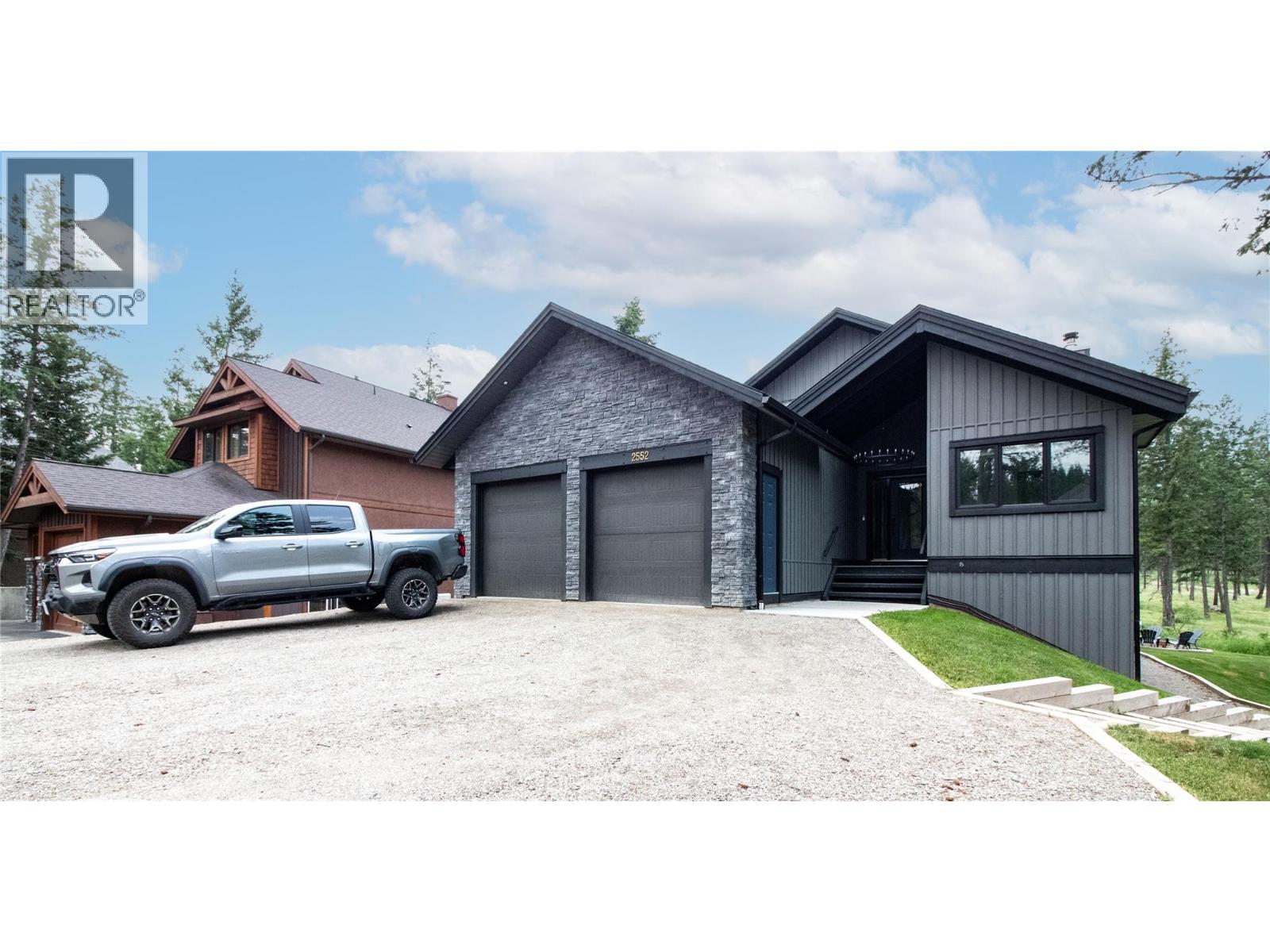 2552 Sandstone Mews, Invermere, British Columbia