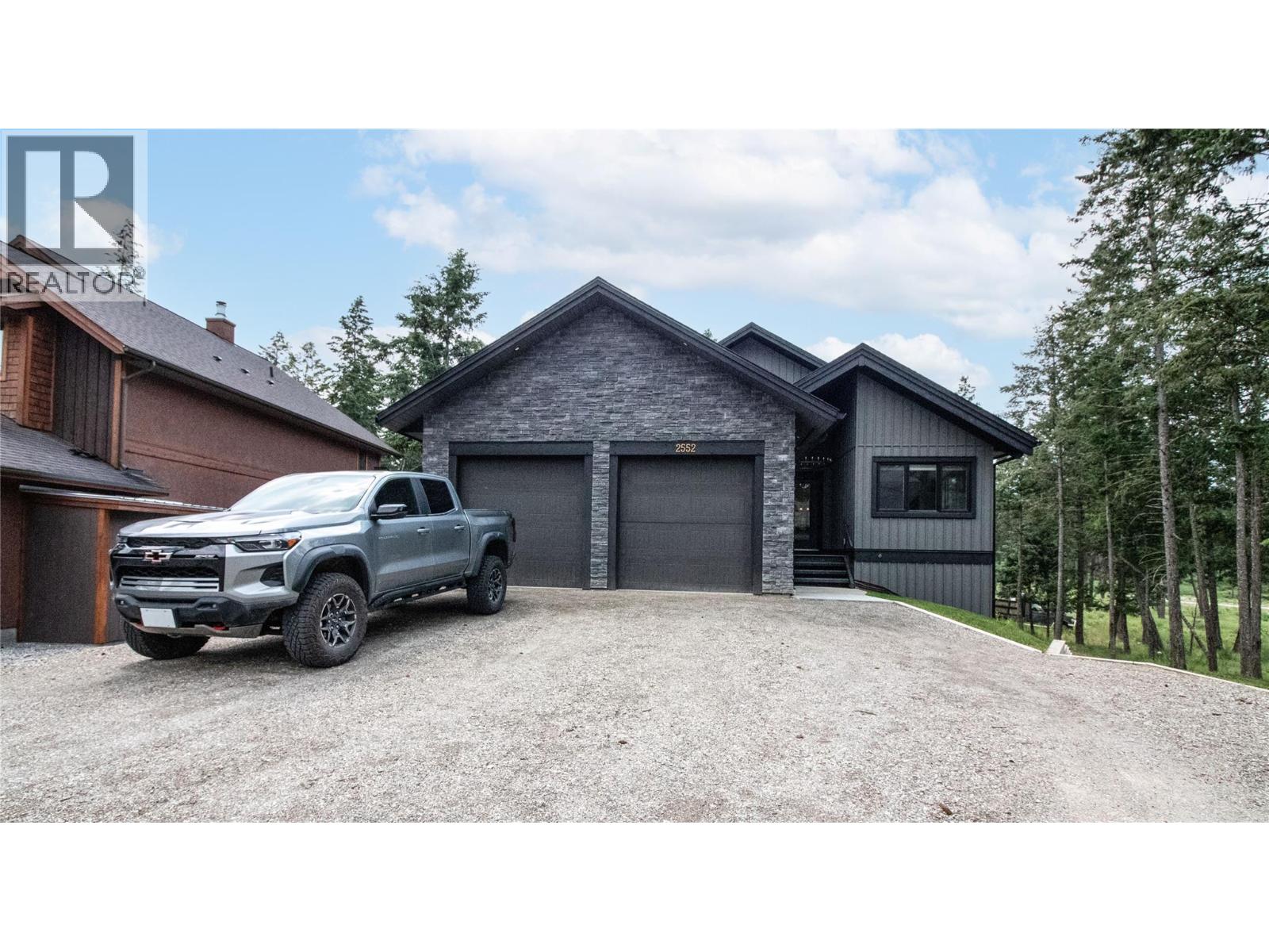 2552 Sandstone Mews, Invermere, British Columbia  V0A 1K6 - Photo 2 - 10393410