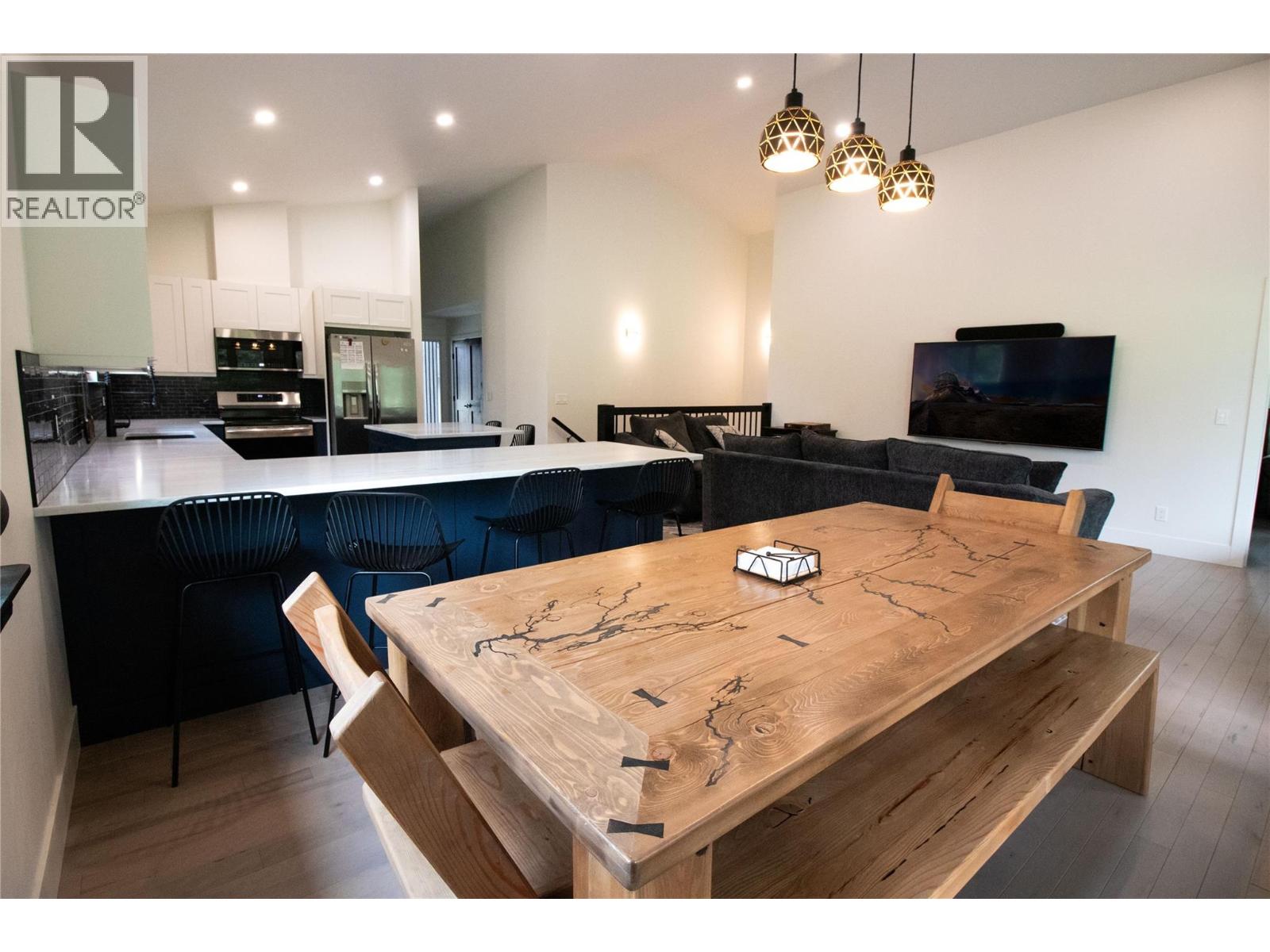 2552 Sandstone Mews, Invermere, British Columbia  V0A 1K6 - Photo 3 - 10393410