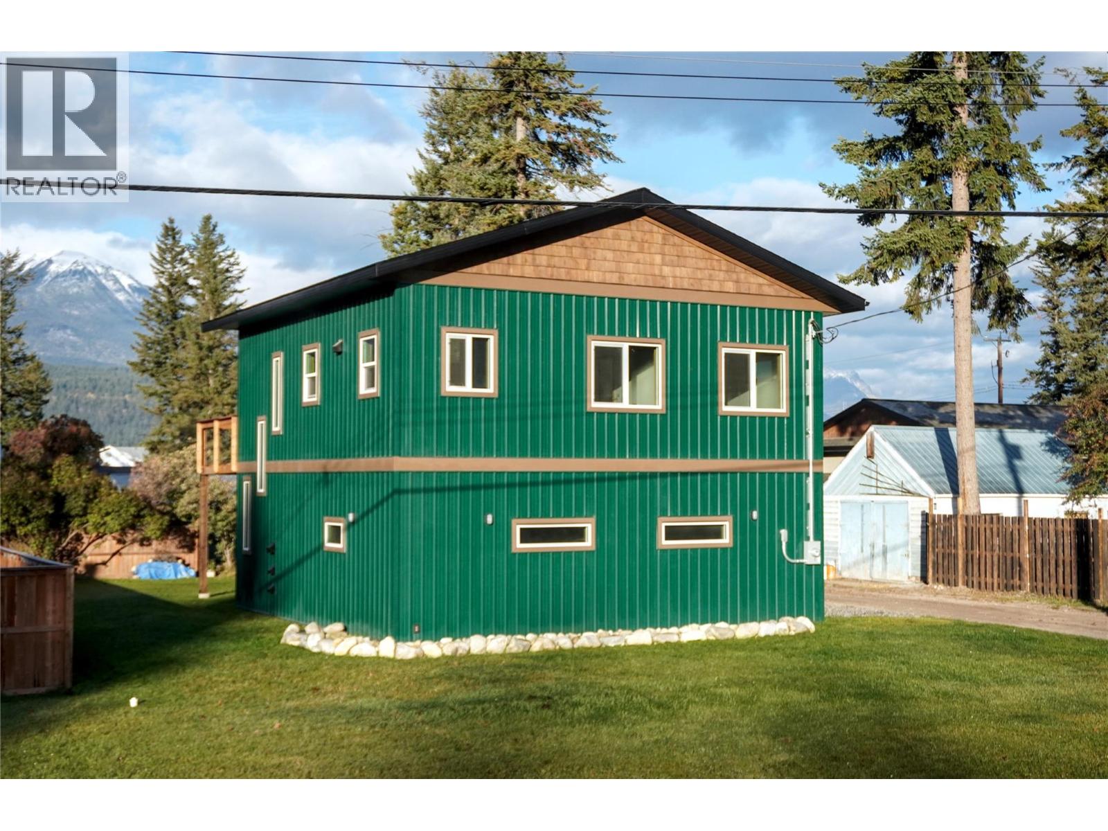 905 13 Avenue S, Golden, British Columbia  V0A 1H0 - Photo 10 - 10393657