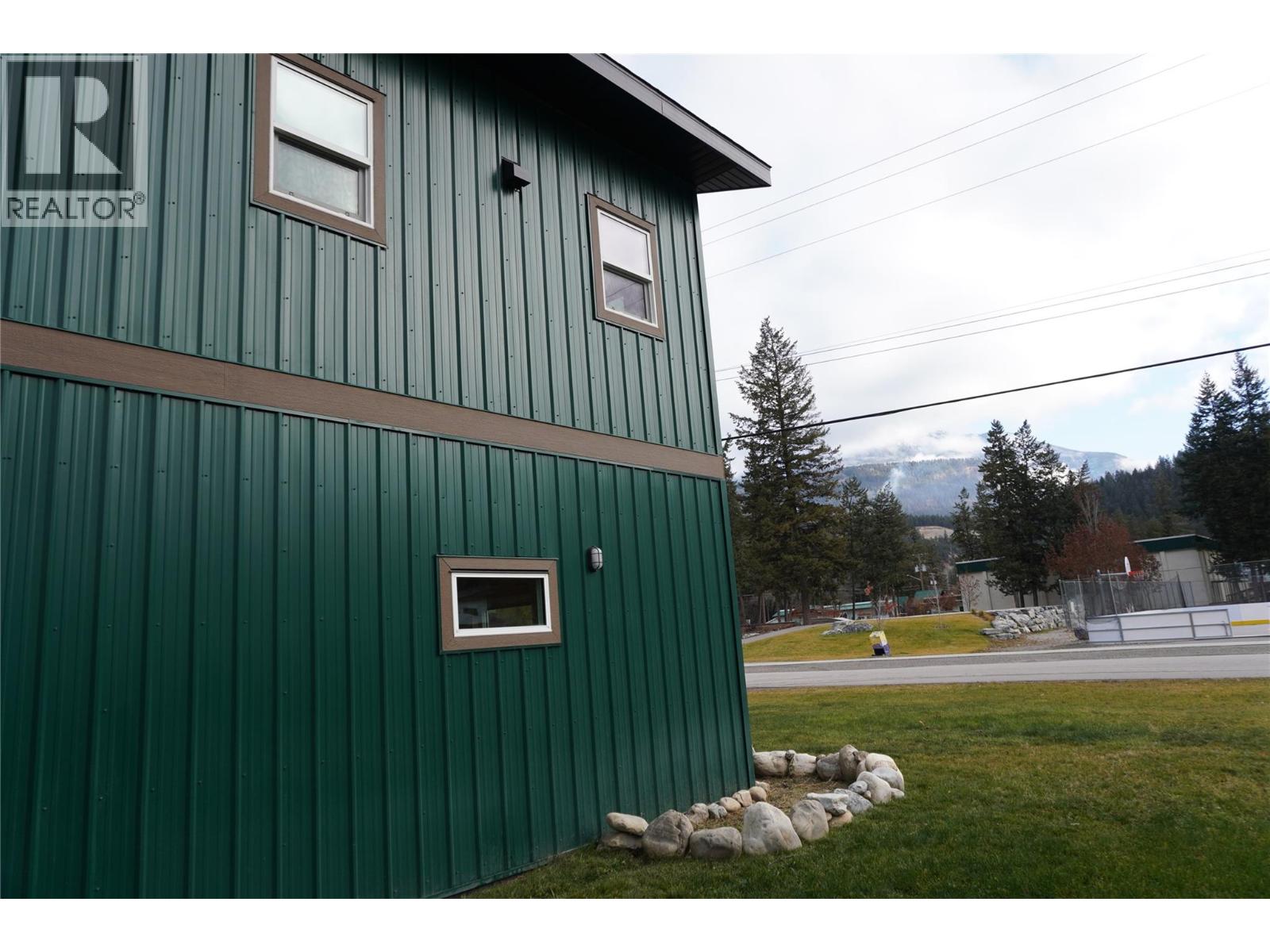 905 13 Avenue S, Golden, British Columbia  V0A 1H0 - Photo 14 - 10393657