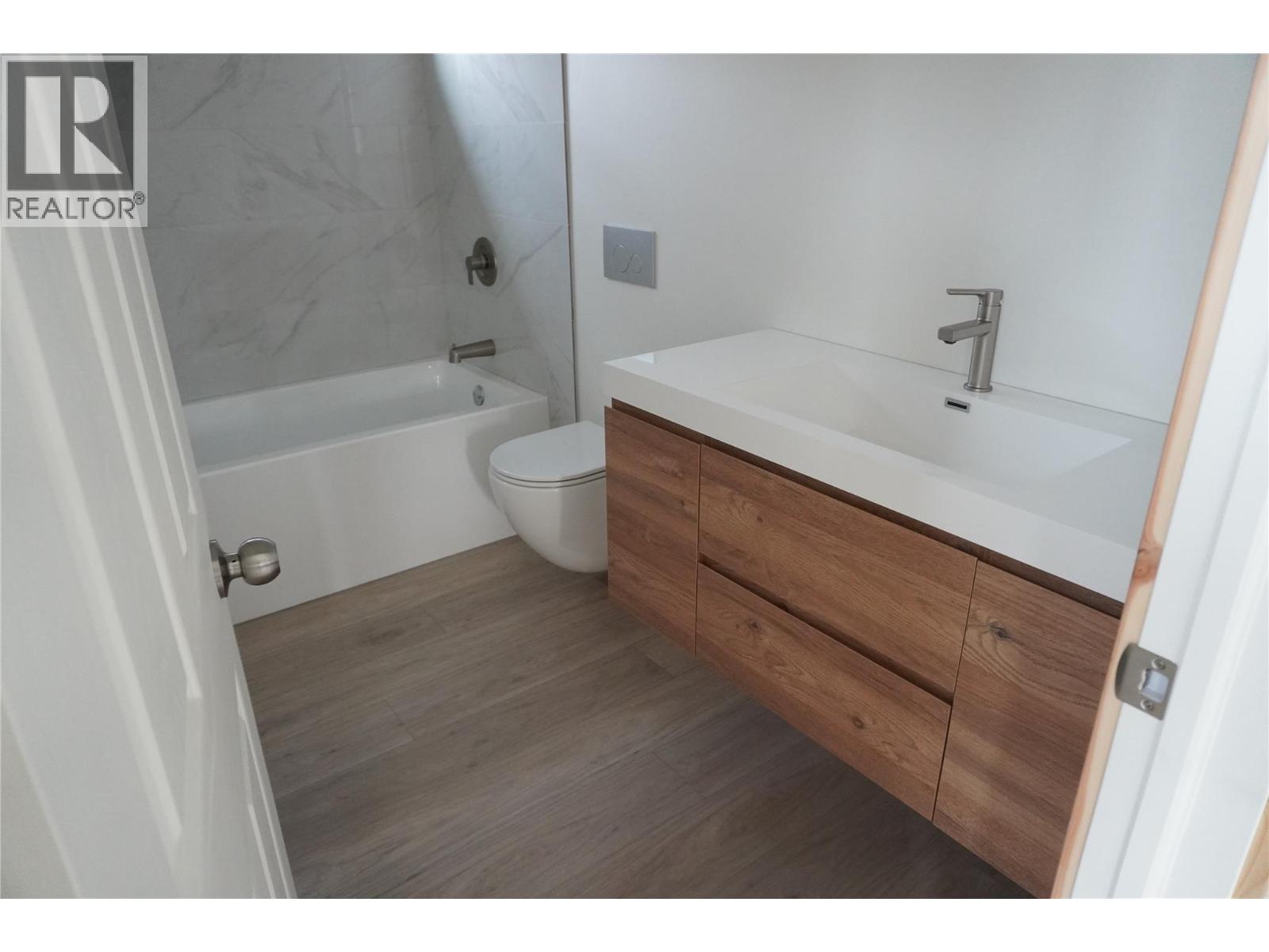 905 13 Avenue S, Golden, British Columbia  V0A 1H0 - Photo 3 - 10393657