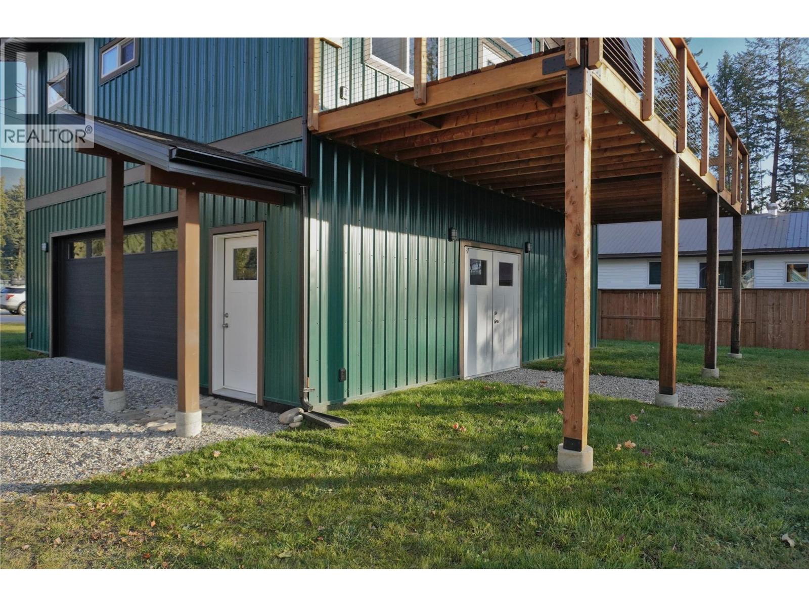 905 13 Avenue S, Golden, British Columbia  V0A 1H0 - Photo 9 - 10393657