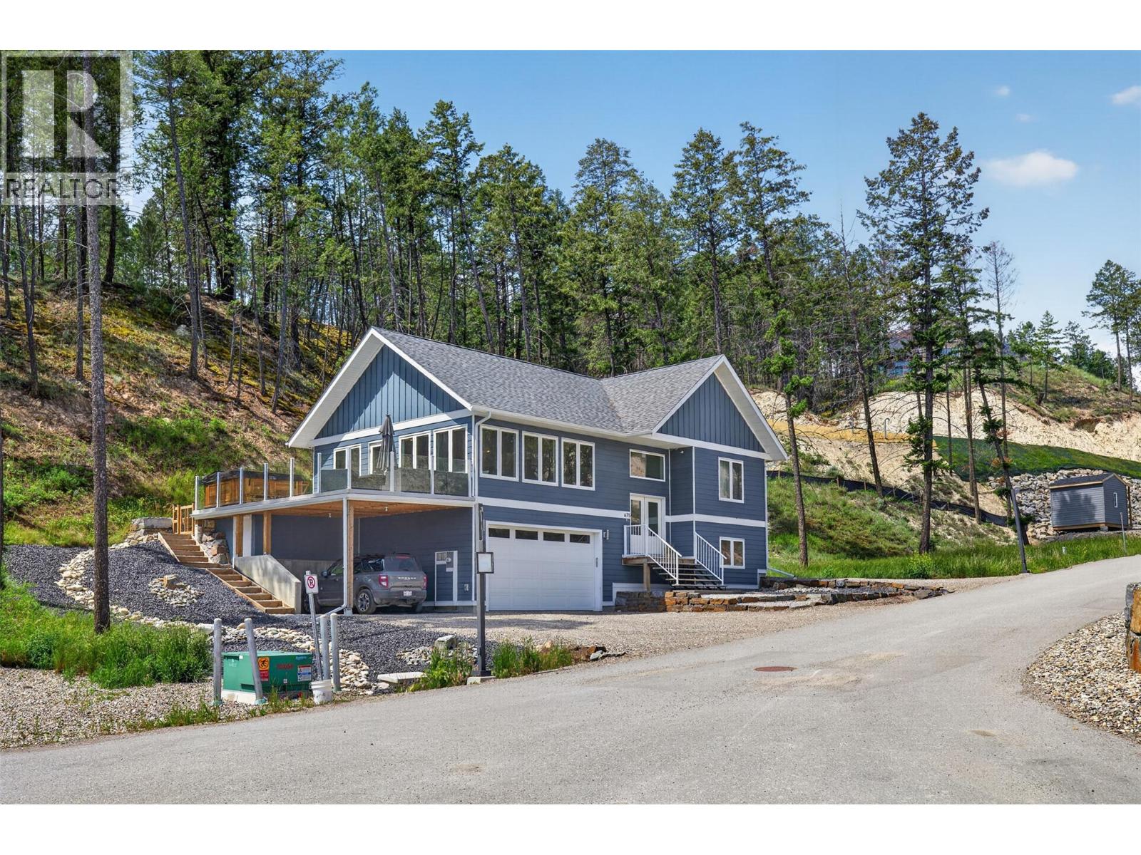 675 Taynton Drive, Invermere, British Columbia  V0A 1K0 - Photo 2 - 10393704