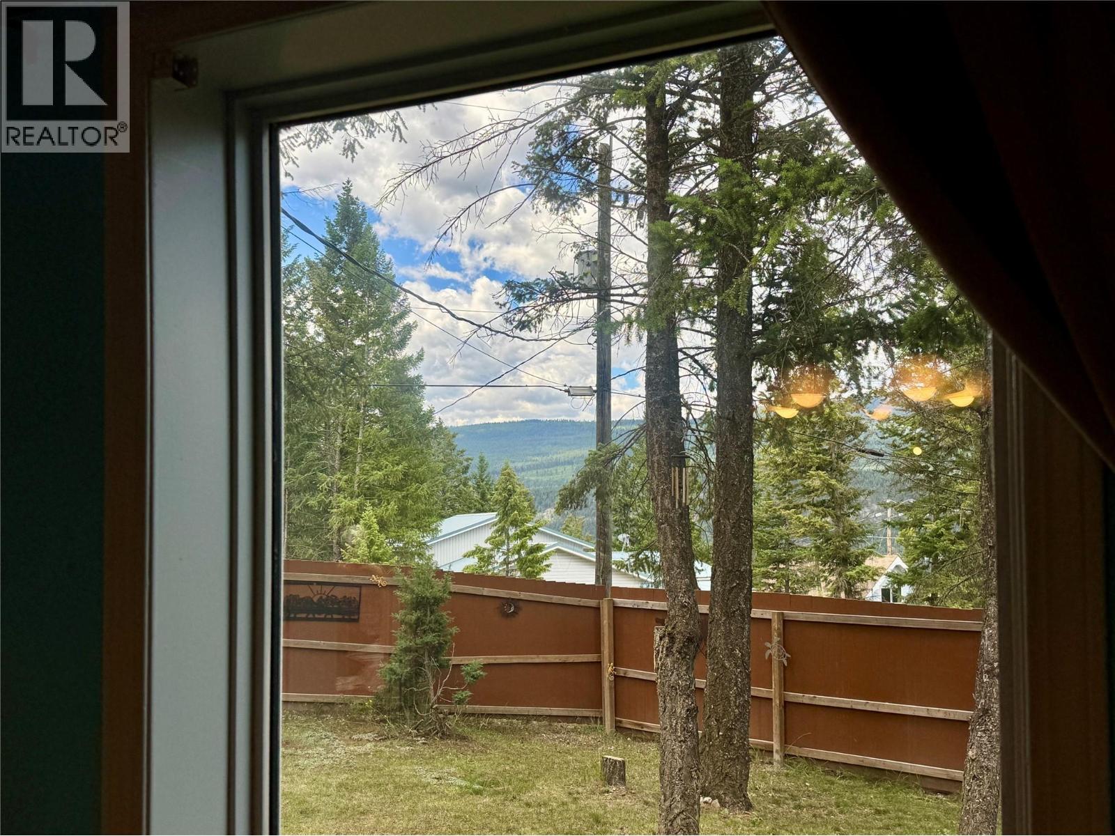 4949 Luxor Creek Road, Edgewater, British Columbia  V0A 1B0 - Photo 16 - 10393620