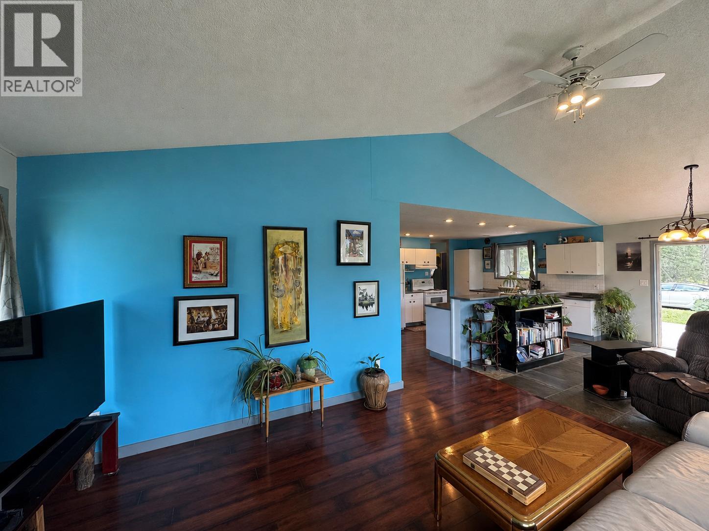 4949 Luxor Creek Road, Edgewater, British Columbia  V0A 1B0 - Photo 3 - 10393620