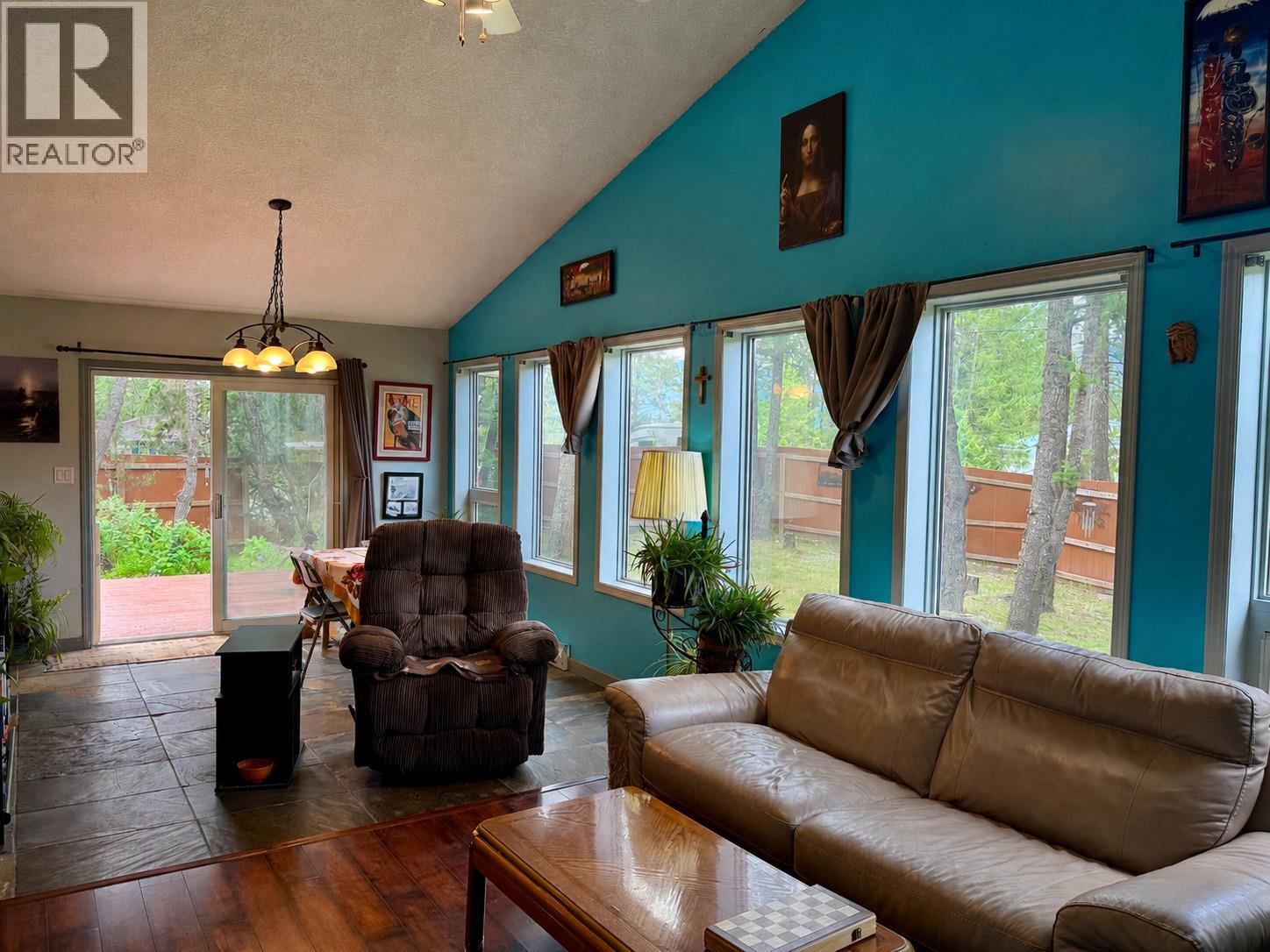 4949 Luxor Creek Road, Edgewater, British Columbia  V0A 1B0 - Photo 4 - 10393620