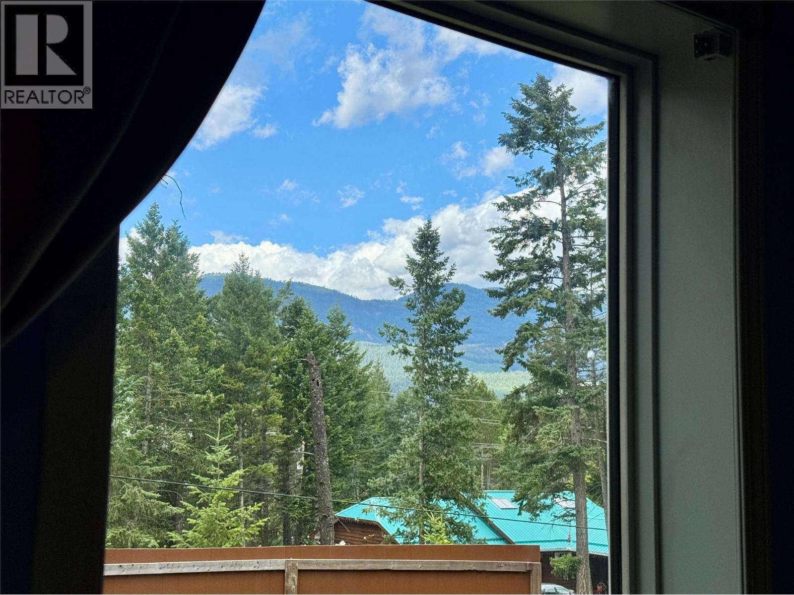 4949 Luxor Creek Road, Edgewater, British Columbia  V0A 1B0 - Photo 6 - 10393620