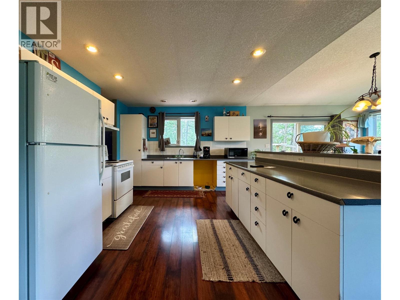 4949 Luxor Creek Road, Edgewater, British Columbia  V0A 1B0 - Photo 7 - 10393620