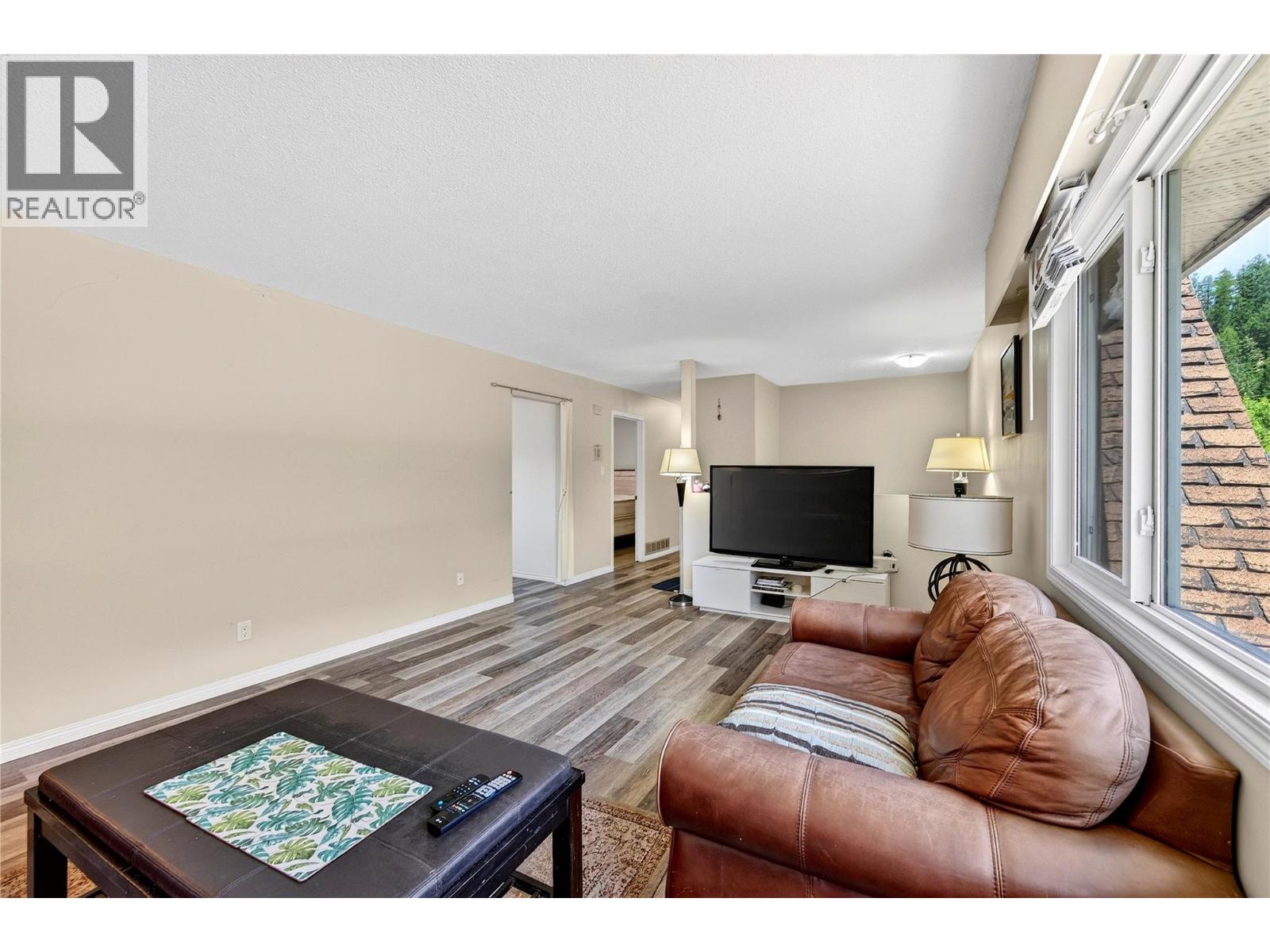 1252 Alexander Drive, Golden, British Columbia  V0A 1H0 - Photo 12 - 10394001