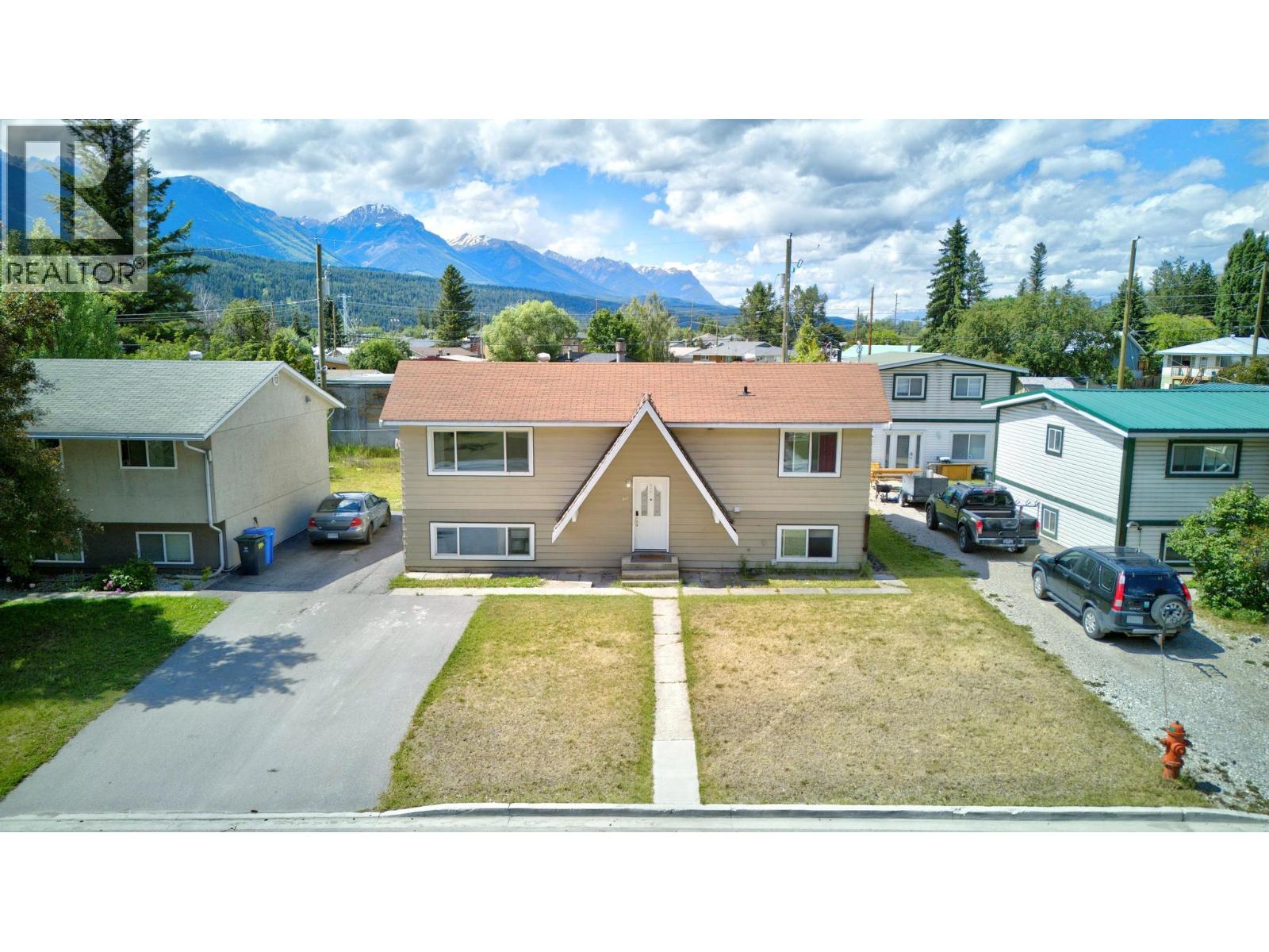 1252 Alexander Drive, Golden, British Columbia  V0A 1H0 - Photo 2 - 10394001