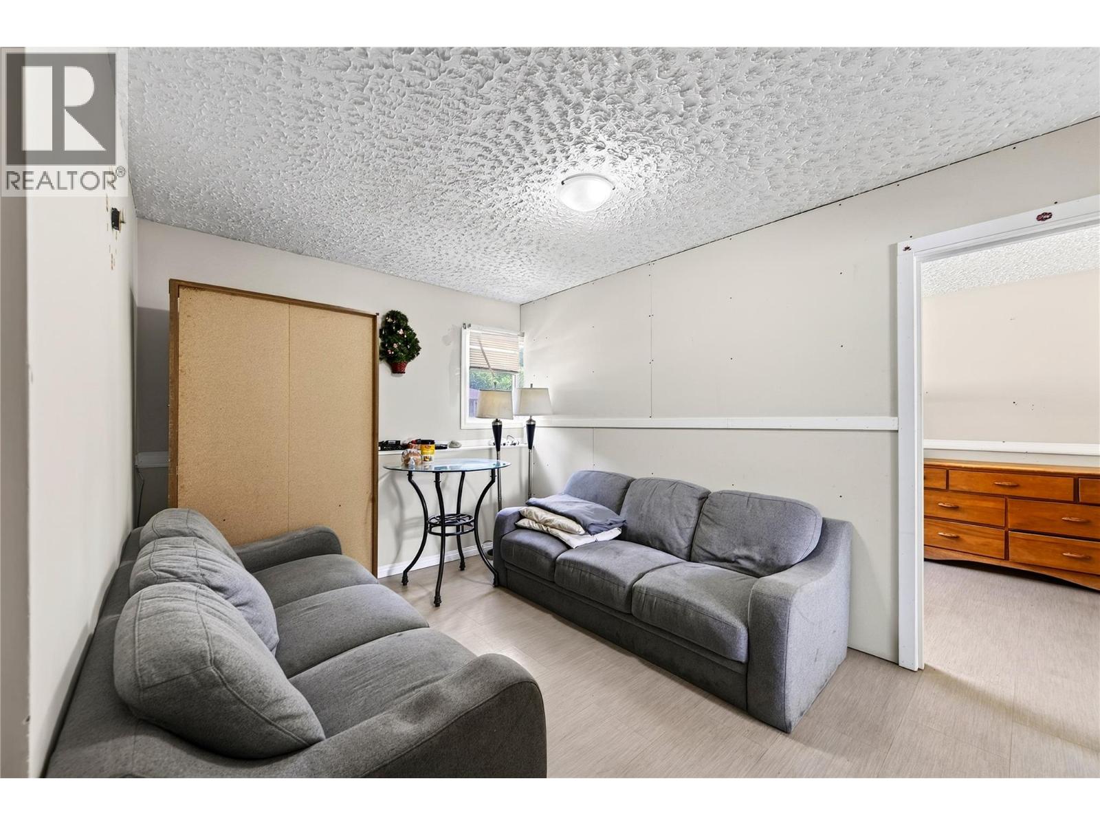 1252 Alexander Drive, Golden, British Columbia  V0A 1H0 - Photo 31 - 10394001