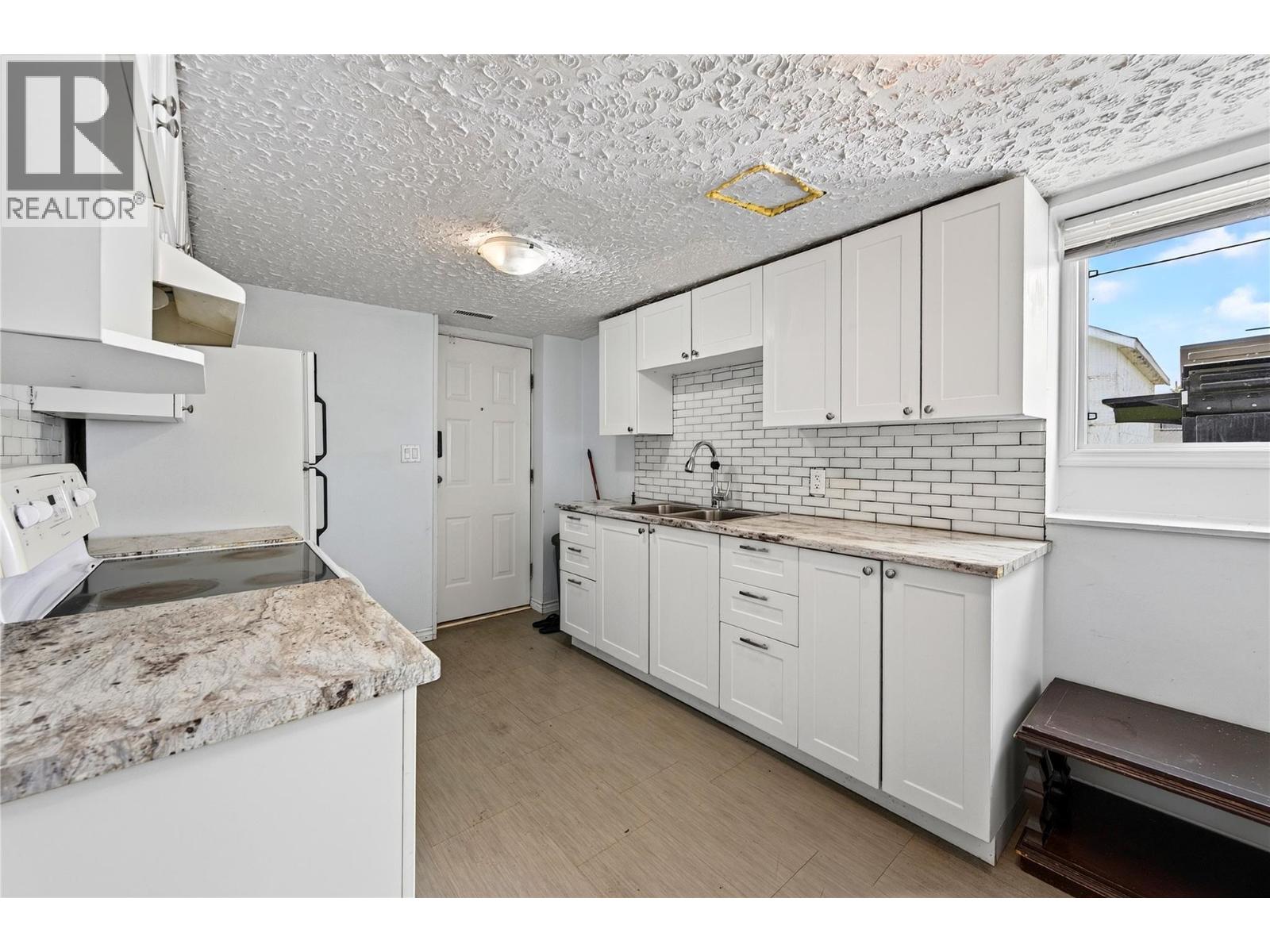 1252 Alexander Drive, Golden, British Columbia  V0A 1H0 - Photo 33 - 10394001