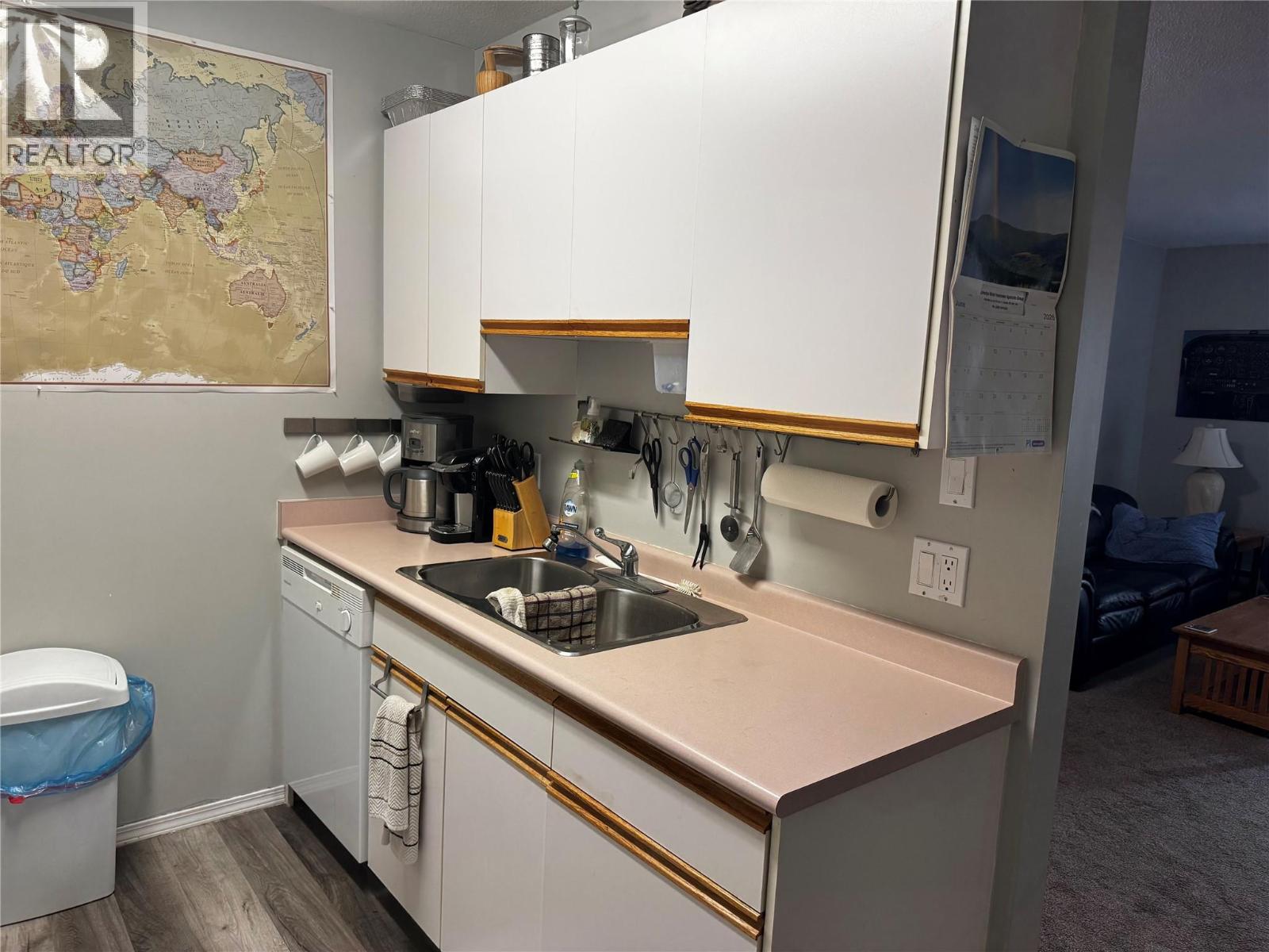 521 8th Avenue N Unit# 203, Golden, British Columbia  V0A 1H0 - Photo 3 - 10393932