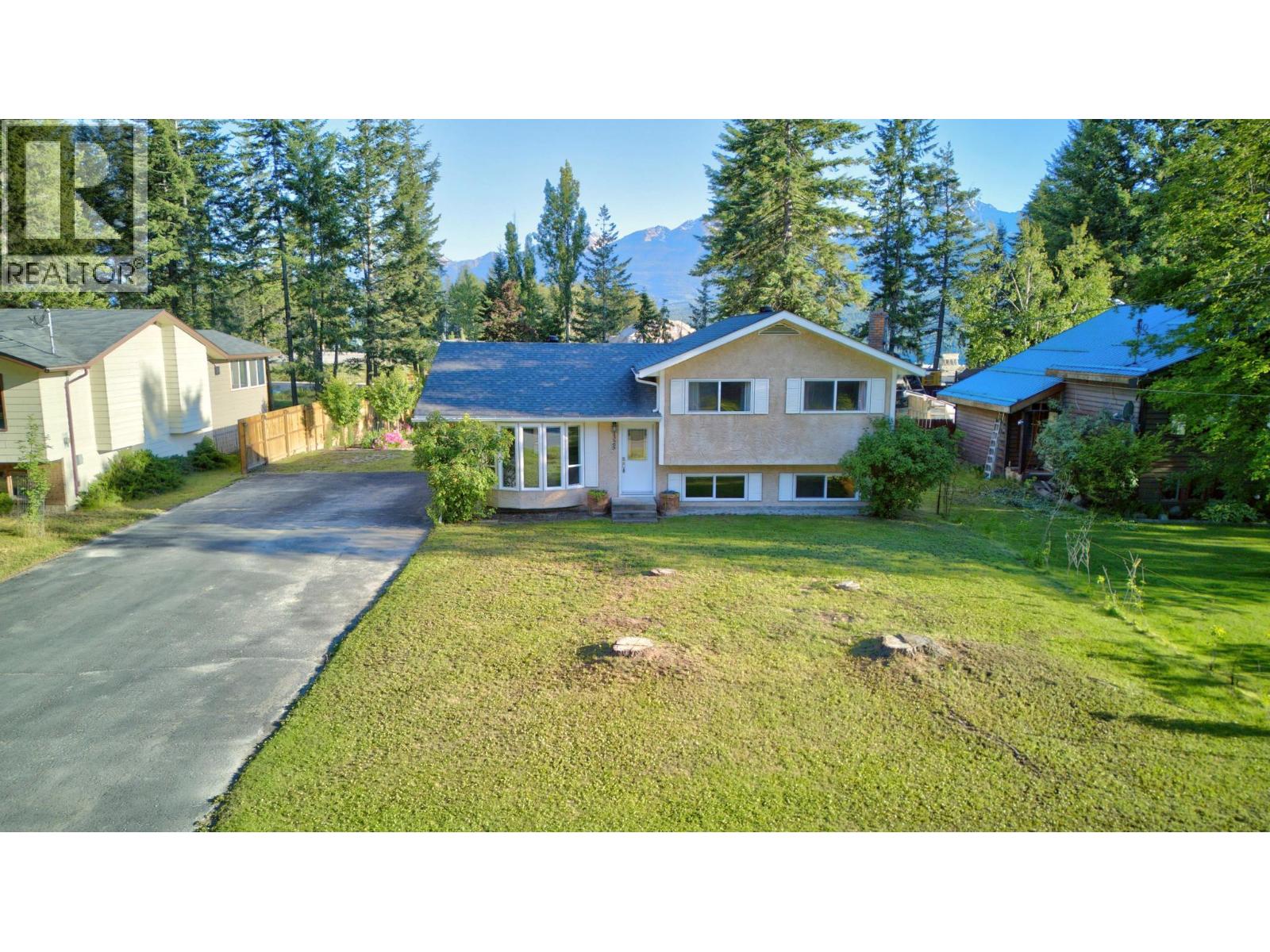 1325 Pine Drive, Golden, British Columbia
