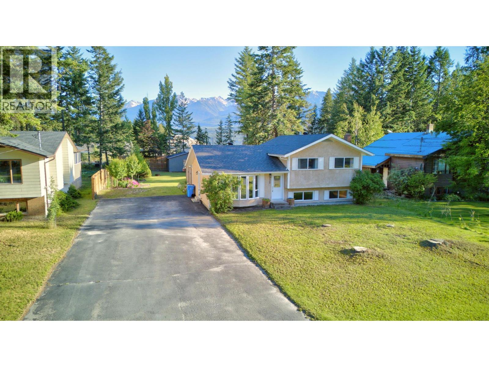 1325 Pine Drive, Golden, British Columbia  V0A 1H1 - Photo 2 - 10394192