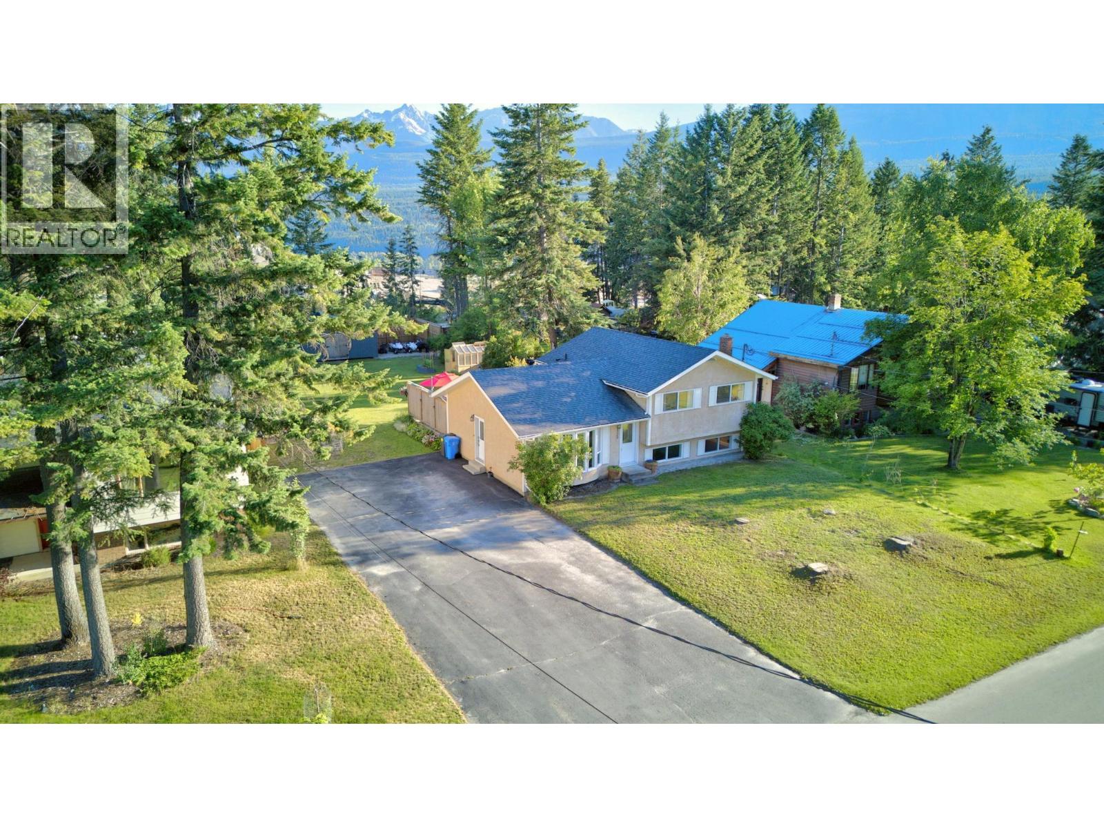 1325 Pine Drive, Golden, British Columbia  V0A 1H1 - Photo 3 - 10394192