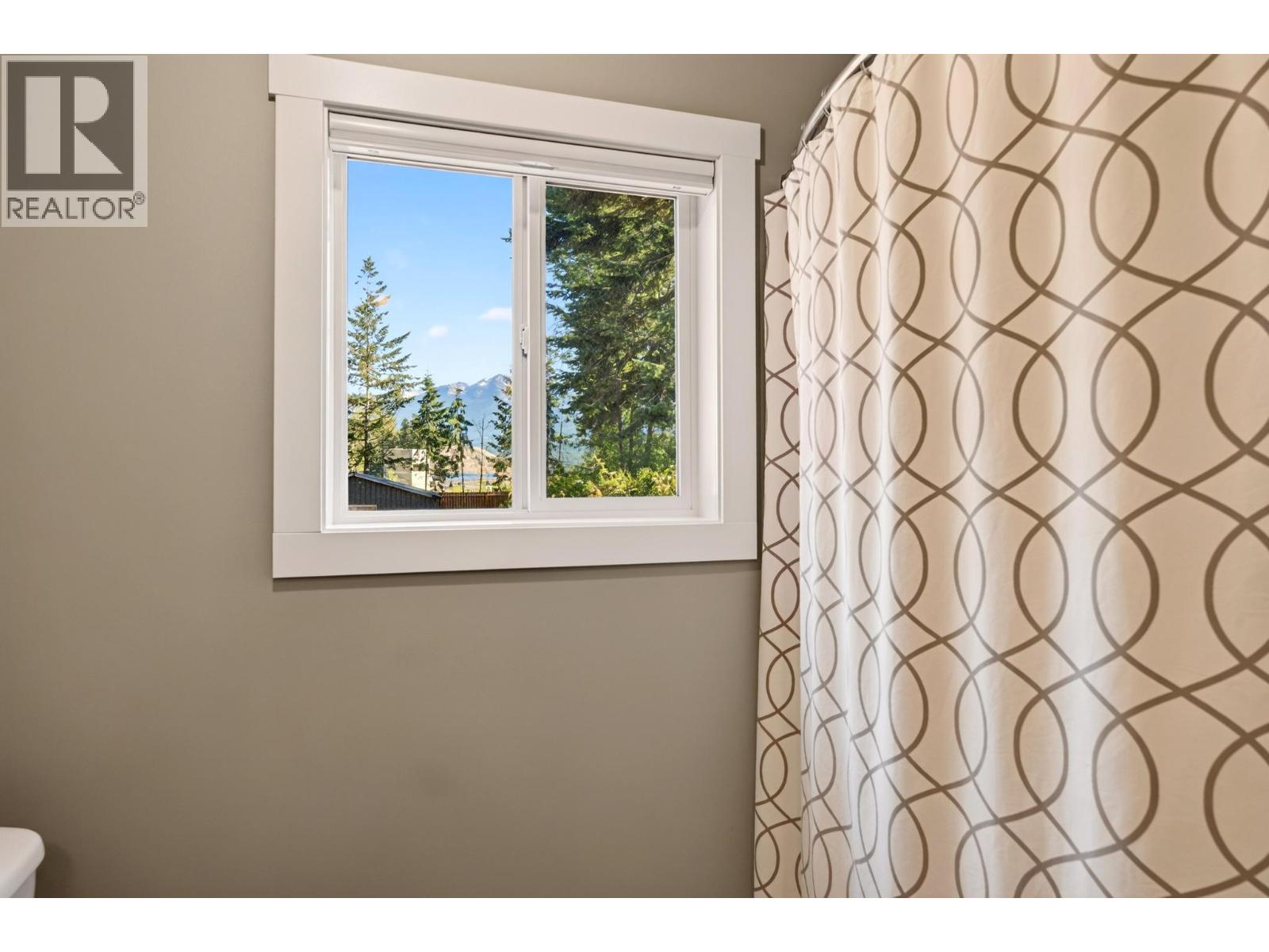 1325 Pine Drive, Golden, British Columbia  V0A 1H1 - Photo 36 - 10394192