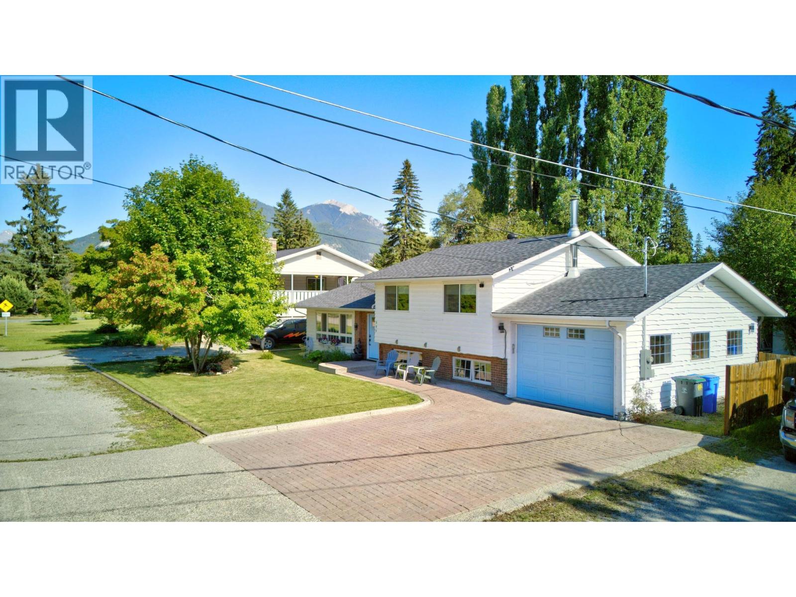 506 5th Street, Golden, British Columbia