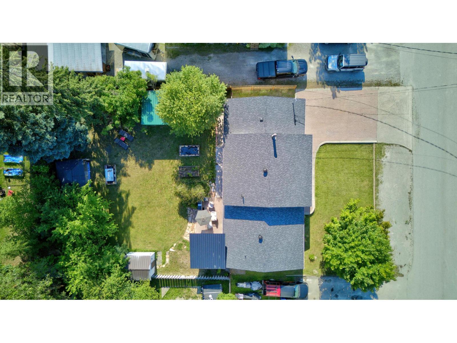506 5th Street, Golden, British Columbia  V0A 1H0 - Photo 5 - 10394196