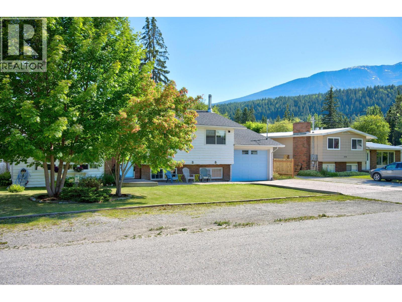 506 5th Street, Golden, British Columbia  V0A 1H0 - Photo 79 - 10394196