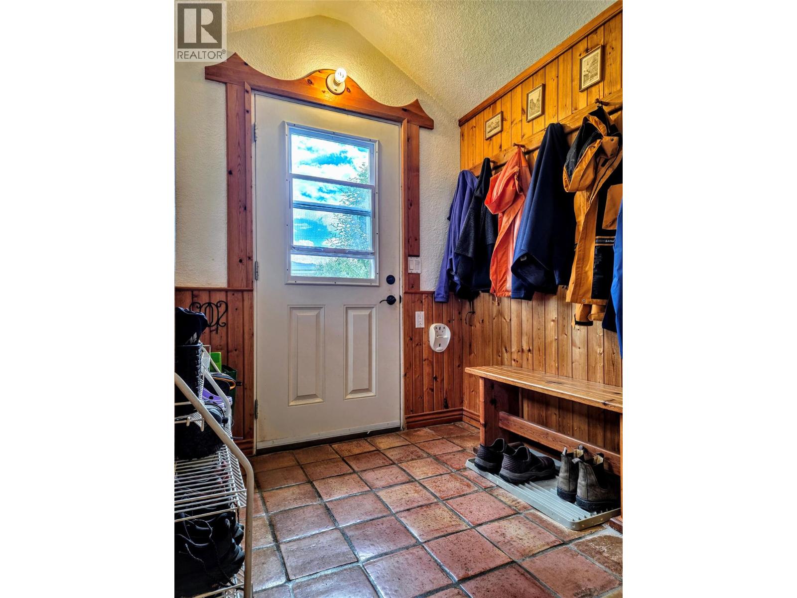 2110 13th Avenue, Invermere, British Columbia  V0A 1K4 - Photo 21 - 10394303