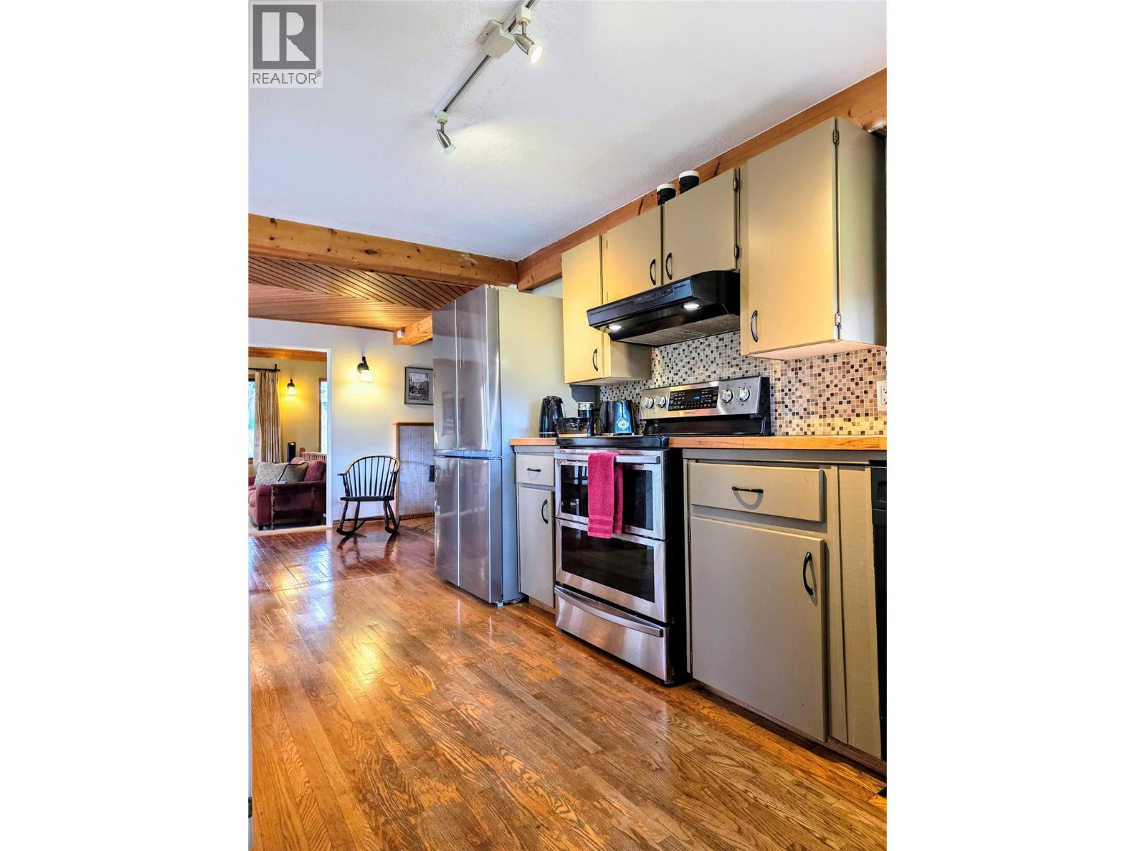 2110 13th Avenue, Invermere, British Columbia  V0A 1K4 - Photo 22 - 10394303