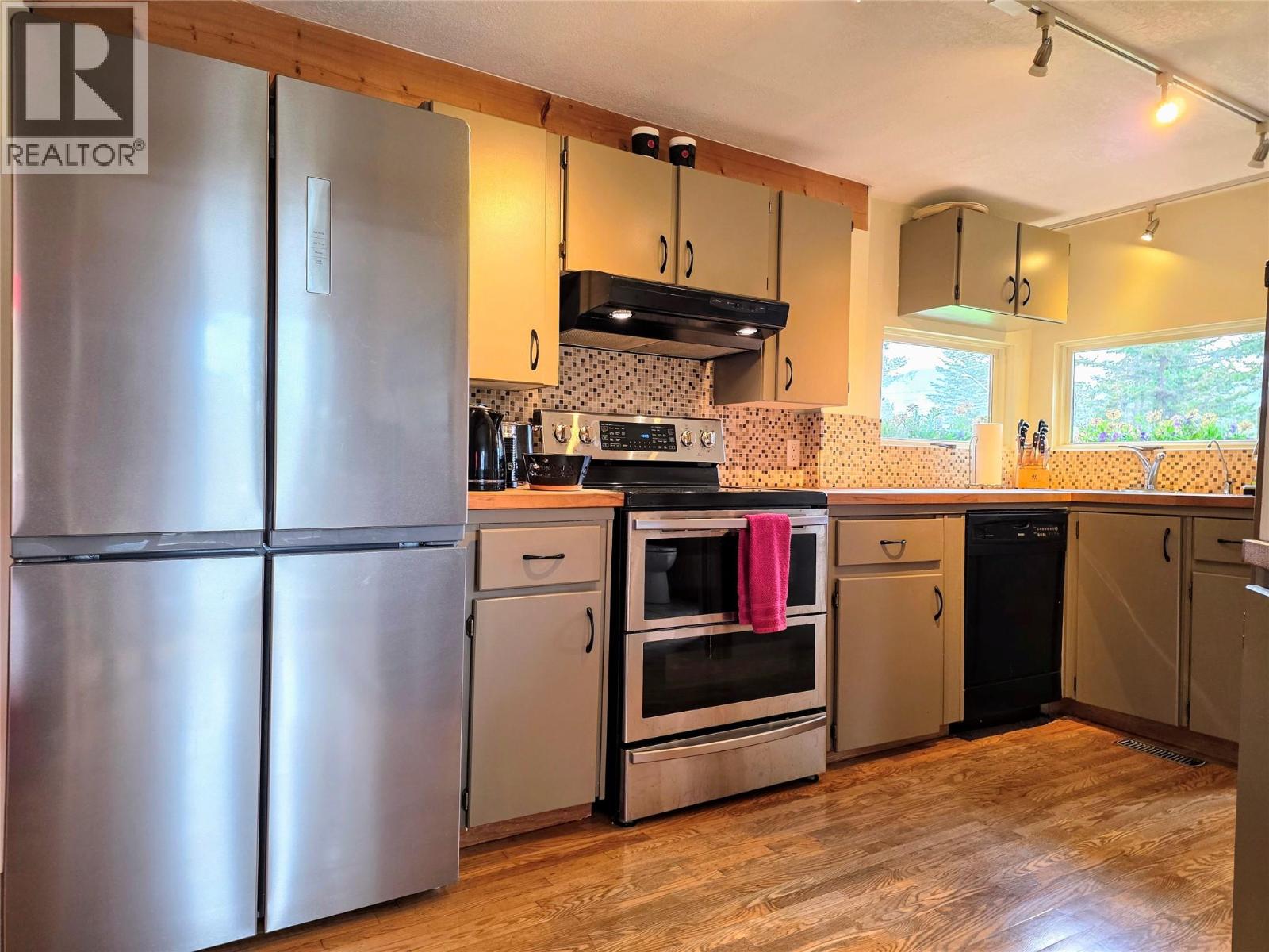 2110 13th Avenue, Invermere, British Columbia  V0A 1K4 - Photo 24 - 10394303