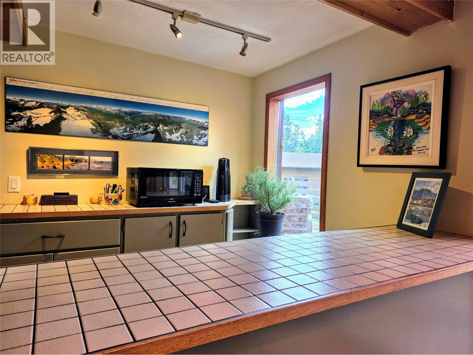 2110 13th Avenue, Invermere, British Columbia  V0A 1K4 - Photo 27 - 10394303