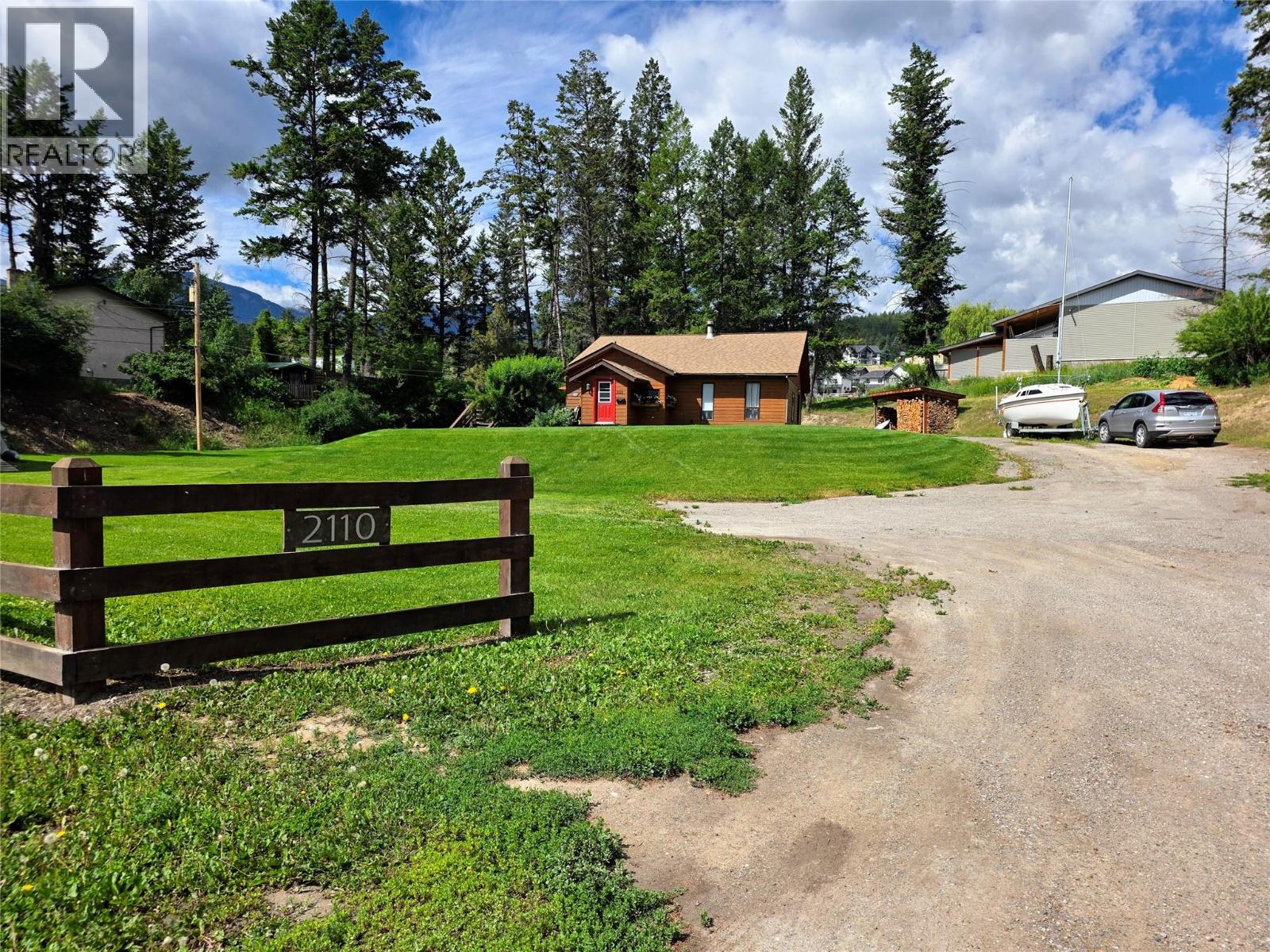 2110 13th Avenue, Invermere, British Columbia  V0A 1K4 - Photo 4 - 10394303